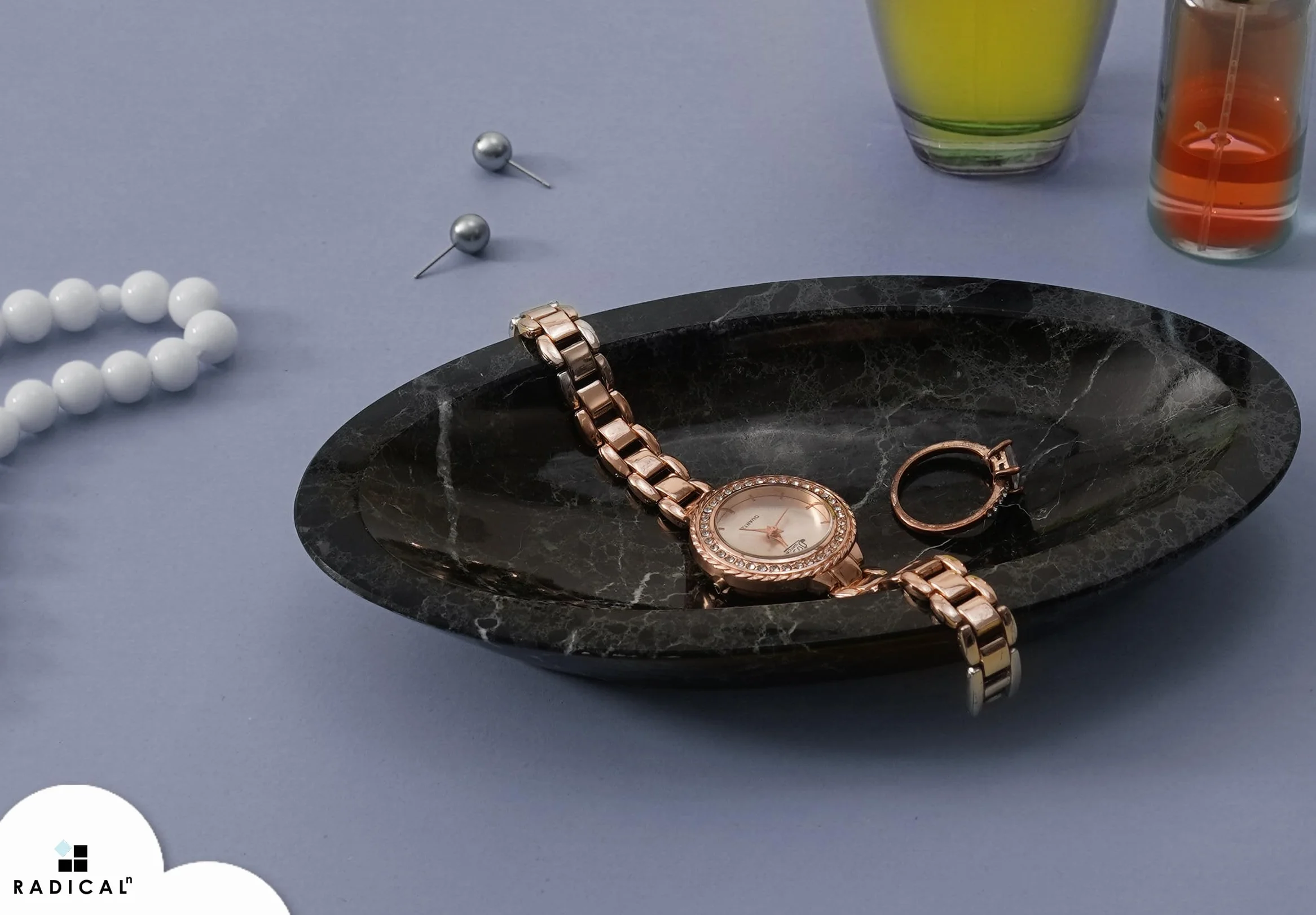 Radicaln Marmurowa taca na biżuterię, czarna, 18 x 8,9 cm, ręcznie robiony organizer na kolczyki, pojemnik do przechowywania tacy na perfumy, naczynie na drobiazgi do dekoracji łazienki i uchwyt na