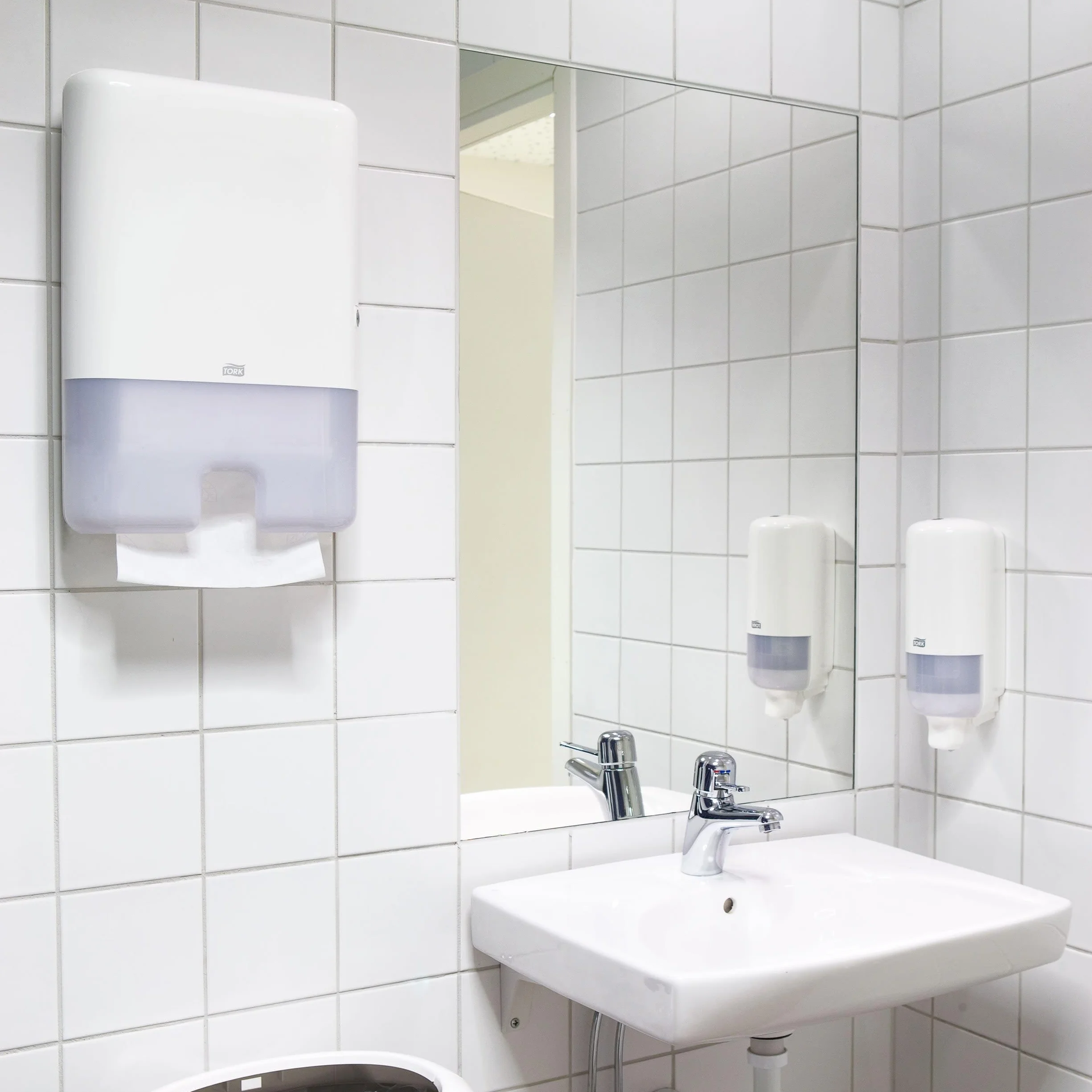 Tork Xpress miękkie ręczniki składane białe H2, zaawansowana jakość, 2-warstwowe, składane w zygzak, chłonne, 21 × 180 ściereczek, 120398