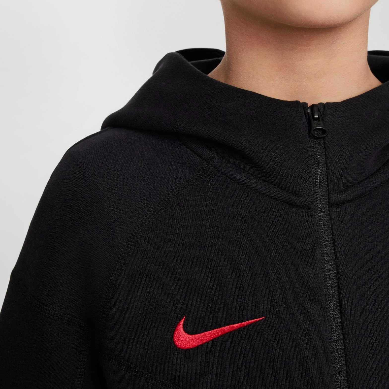 NIKE Bluza sportowa Chłopcy Liverpool Fc Jungen Sportswear Tech Flc Fz