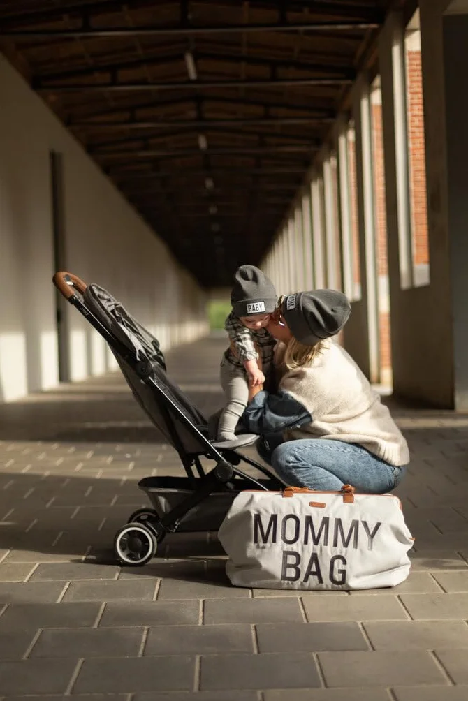 Childhome, Mommy Bag, torba na pieluchy, dla kobiet w ciąży, torba podróżna, duża pojemność, mata do przewijania, regulowany pasek na ramię, izolowana kieszeń, przejście na walizkę, szara koszulka