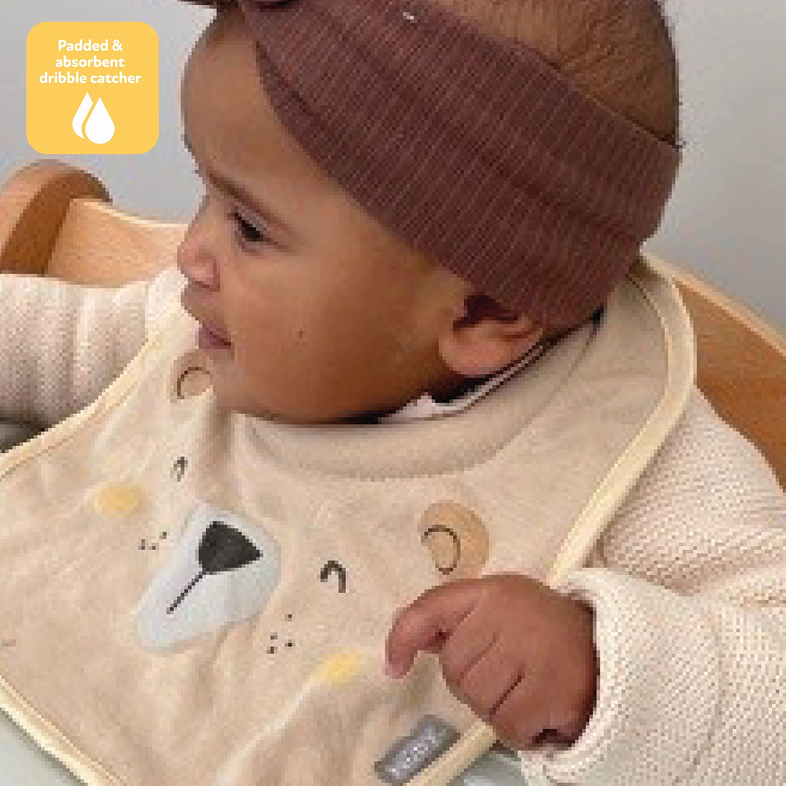 Nuby Snug and Dry Śliniaki z bawełny organicznej można prać w pralce z wyściełanym dekoltem 048526999460, jeden rozmiar, opakowanie 4 szt