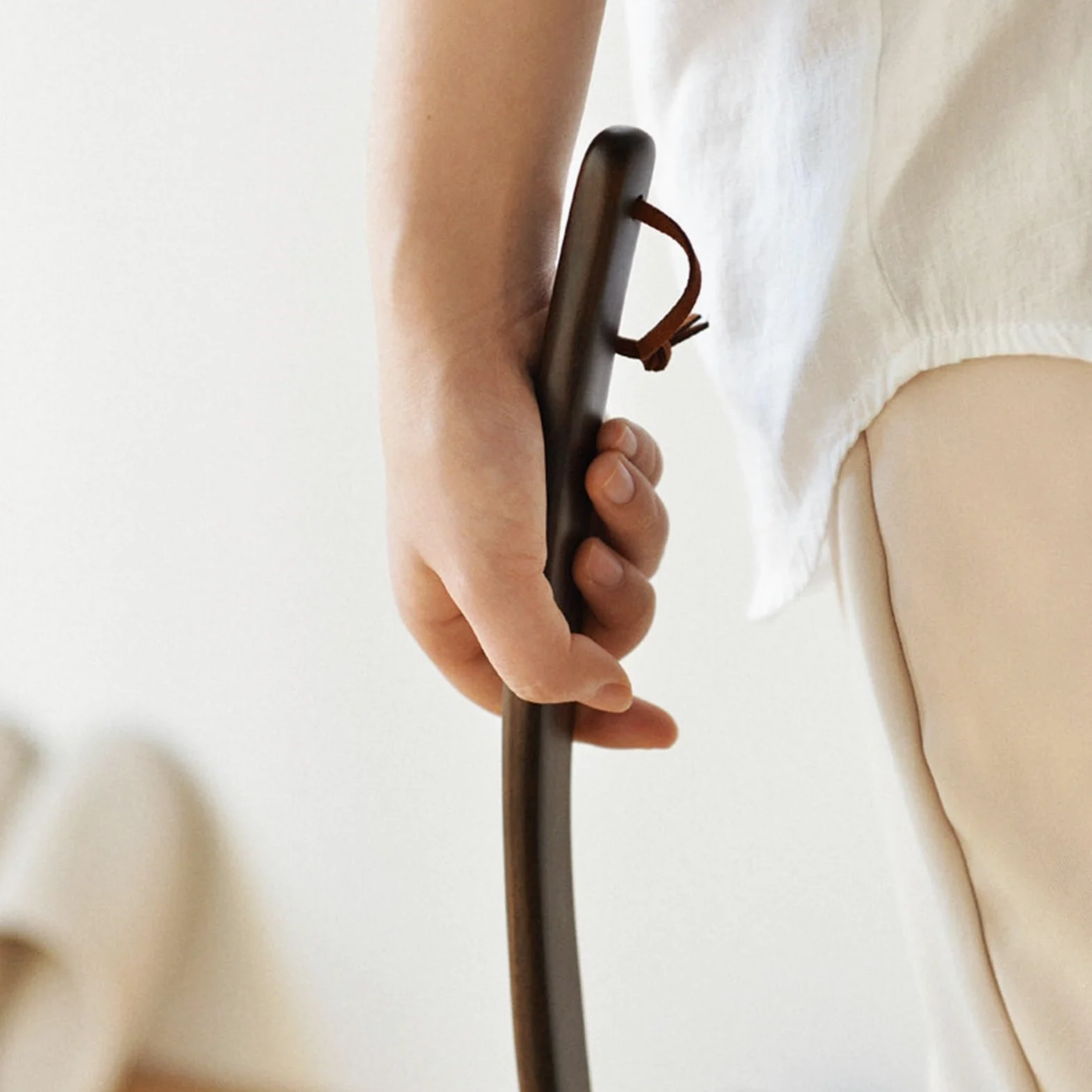 Buty Hirn Profesjonalna drewniana łyżka do butów elastyczna długa rączka łyżka do butów przydatny podnośnik do butów łyżka do butów narzędzia domowe 75cm 65cm Róg Butów
