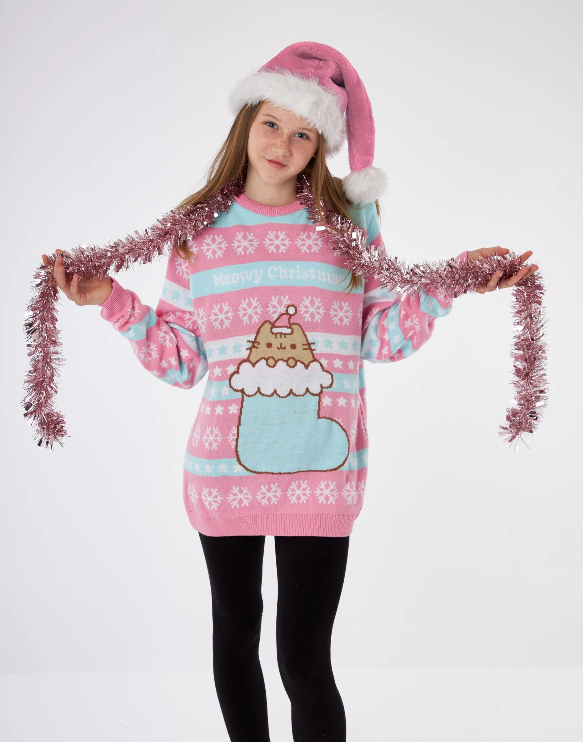 Pusheen Różowy sweter bożonarodzeniowy z dzianiny dla dziewczynek | świąteczny sweter - uroczo przytulny | stylowa odzież bożonarodzeniowa The Cat | świąteczna bluza z motywem kota