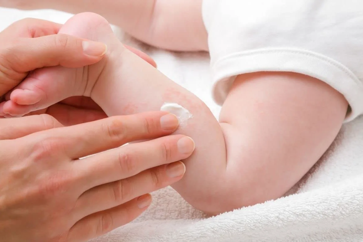 6 x oryginalny Dr. Pavlovic Baby Cream - leczenie odparzeń pieluszkowych, nawilżanie skóry suchej, maść do pielęgnacji skóry niemowląt z rumiankiem (6 x 100 ml) (dziecko, 6)