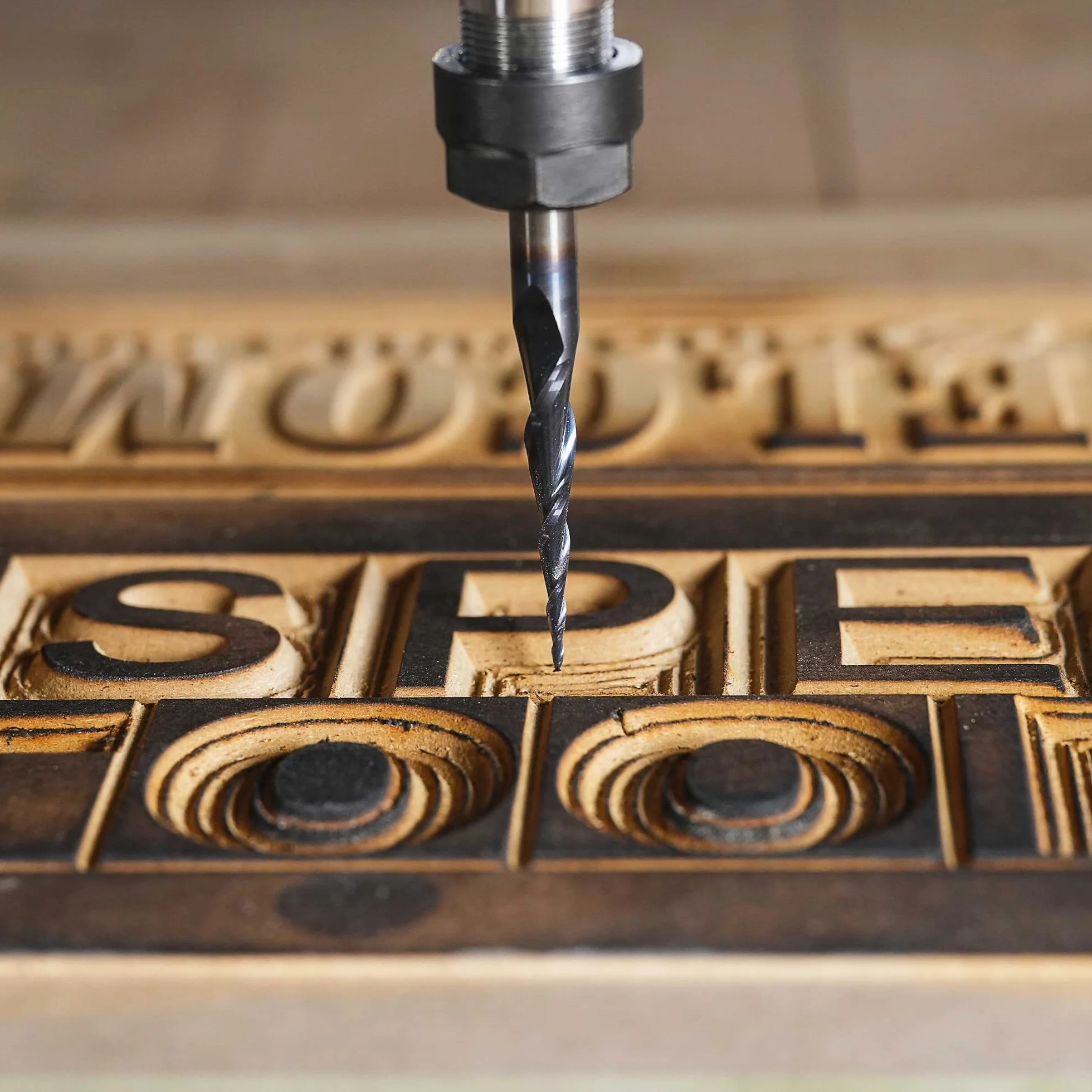 SpeTool 4 frezy stożkowe 4 mm, promień 0,25-1,0 mm CNC z węglika wolframu z powłoką TiAIN do grawerowania i rzeźbienia w 2D i 3D w obróbce drewna