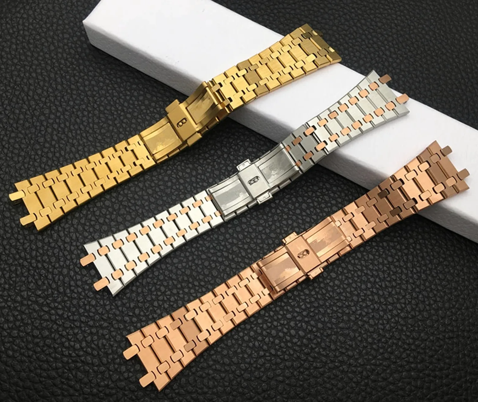 Czarny złoty srebrny pasek do zegarka 21 mm 26 mm mężczyźni kobiety bransoleta do zegarka ze stali nierdzewnej do AP ROYAL dąb składana klamra (kolor: średni złoty pasek, rozmiar: 26 mm)