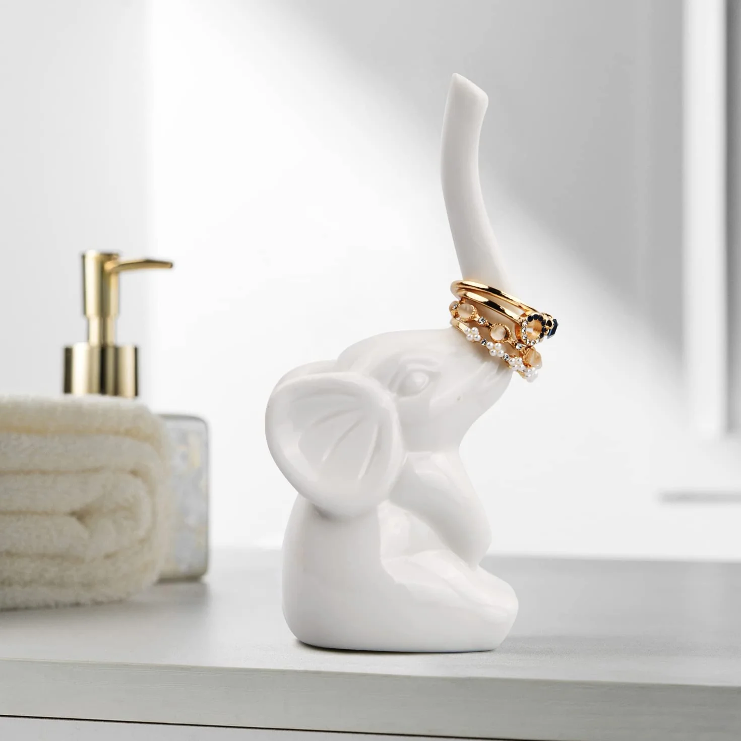 Ceramiczny uchwyt na pierścionki biały słoń figurka ornament