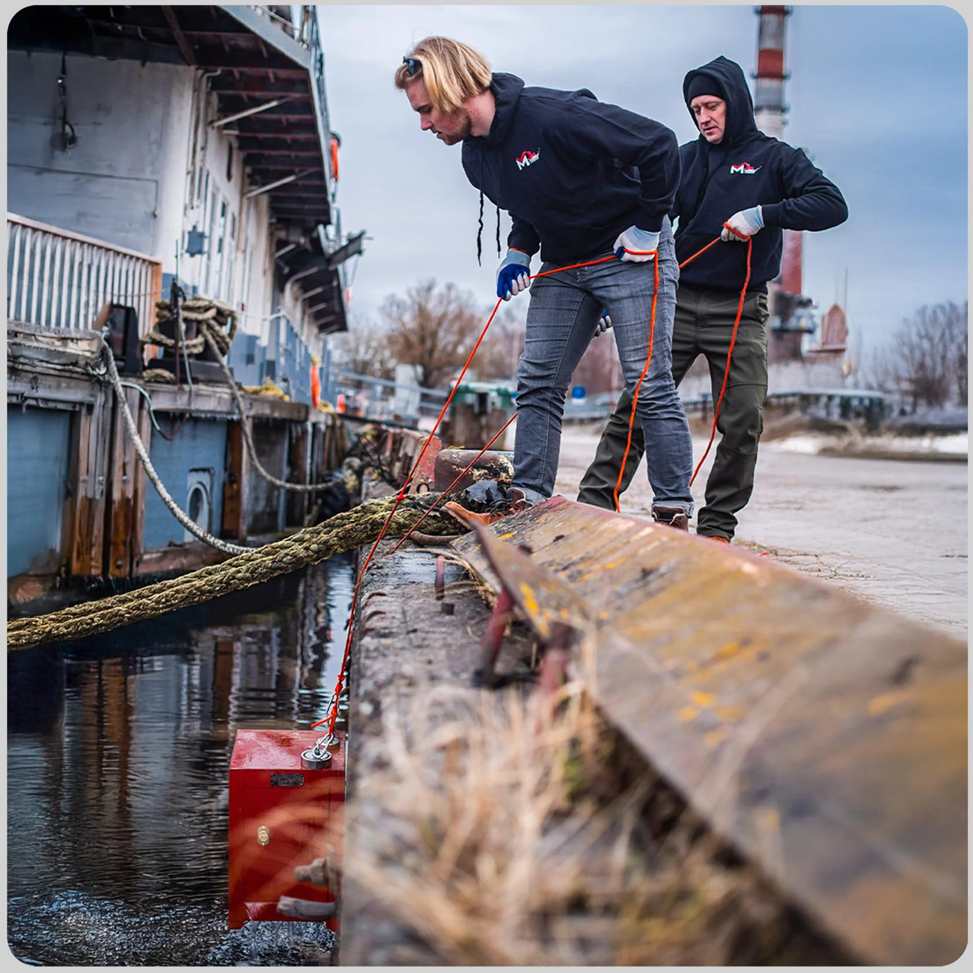 MAGFISHION Dwustronny Zestaw do Magnetycznego Wędkarstwa - Siła Przyciągania 300KG (2x 150kg) - Ø60mm - Magnes Neodymowy z 2 Linami, Hak Grabiący & Rękawice - Magnes Ryba