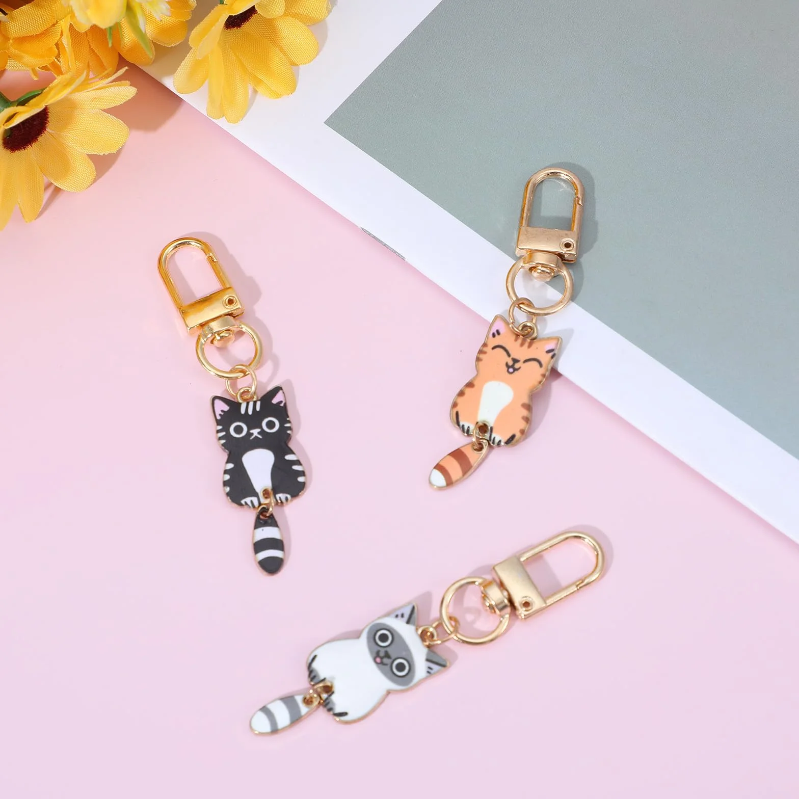 Ouligay 3 sztuki breloczków do kluczy z kotem, mały kot, zawieszka do torebki, prezenty dla miłośników kotów, Cute Cat Keychain Bag Charms, wypełnienie kalendarza adwentowego 2025, prezenty świąteczne