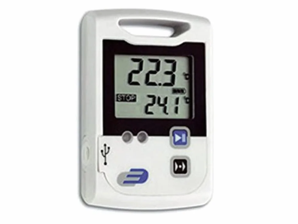 TFA Dostmann rejestrator danych temperatury LOG100, 31.1039, do monitorowania temperatury, możliwość przechowywania 60 000 rekordów danych, interfejs USB, biały