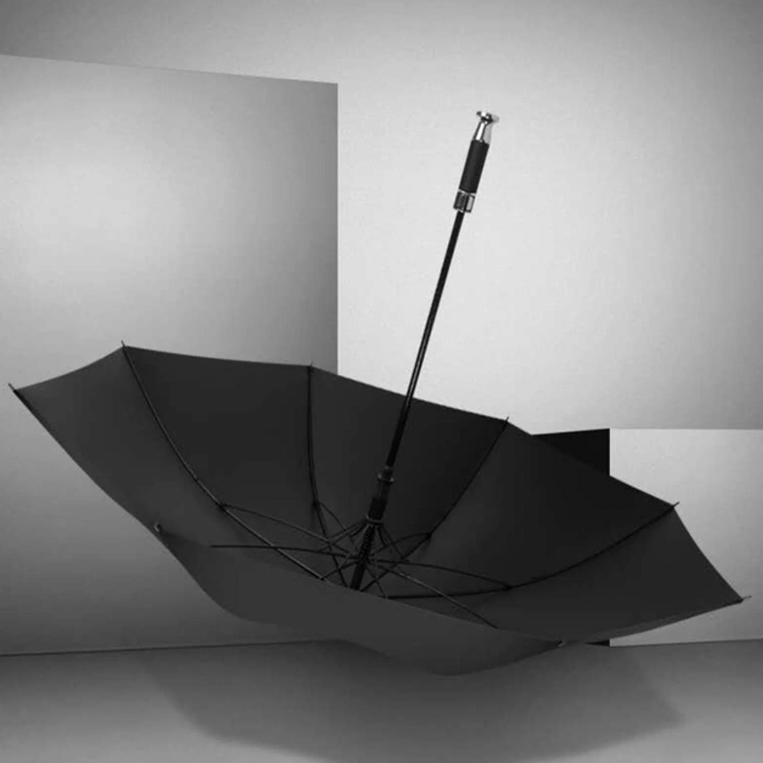 2022 Luksusowy parasol golfowy z pełnym włóknem Automatyczny długi uchwyt Business Fibre Sraight Parasol Dostosowane logo (czarny)