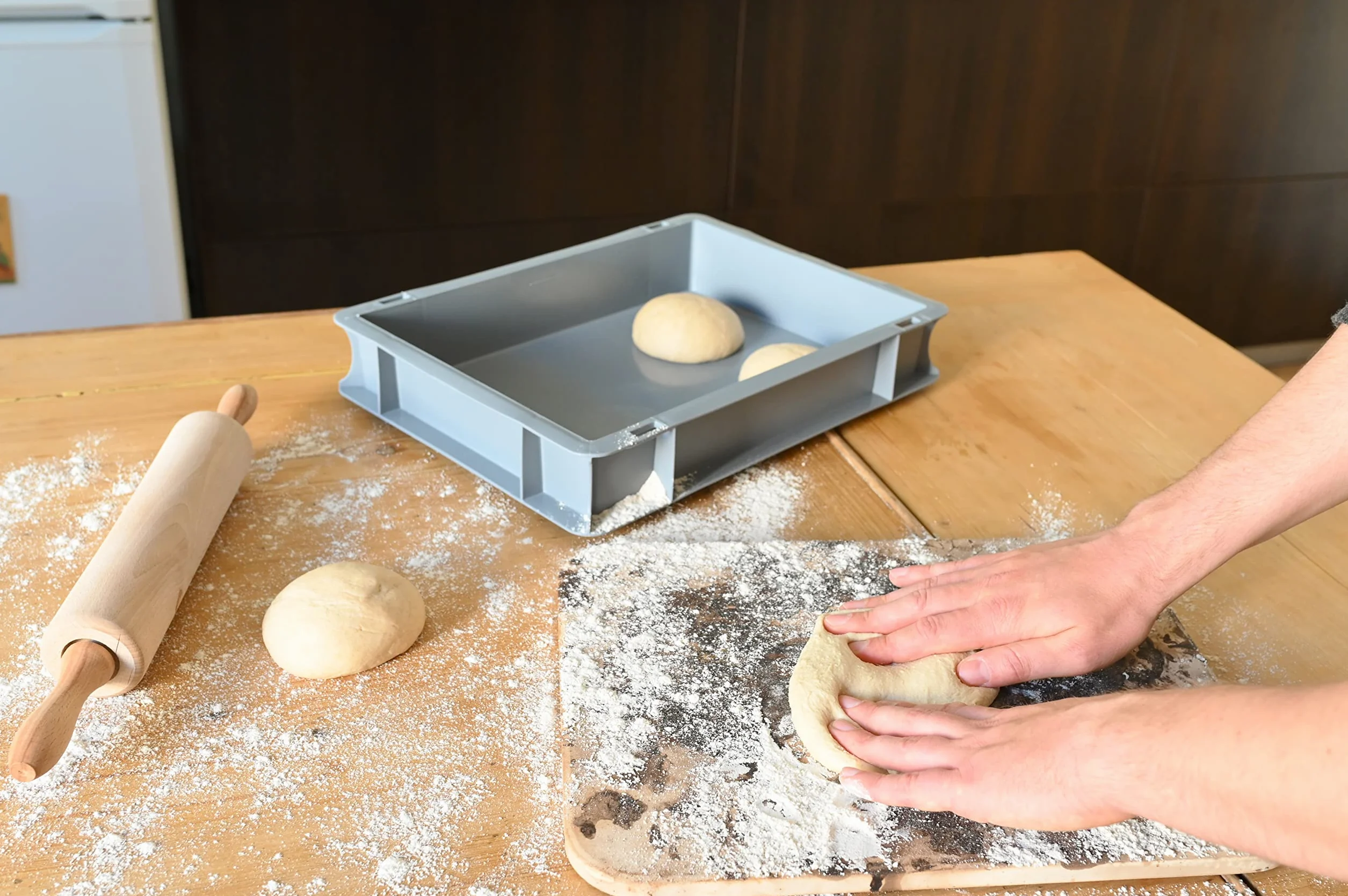 TOMASETTI Pudełko na kulki do pizzy z pokrywką – wymiary pudełka na pizzę: 30 x 40 x 8 cm – wanna na ciasto na pizzę i wiele innych – praktyczne akcesoria do pizzy z możliwością układania w stos