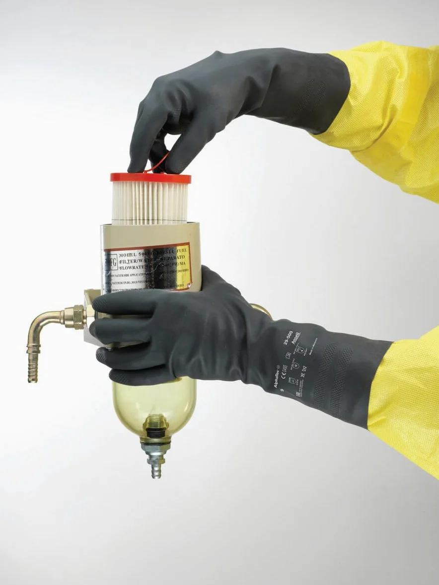 Ansell Alphatec 29-500 Rękawiczki Ochrona chemiczna w neoprenu, bardzo wysoka odporność chemikalia i niebezpieczne płyny, rękawiczka męska, czarna, rozmiar M (12 par)