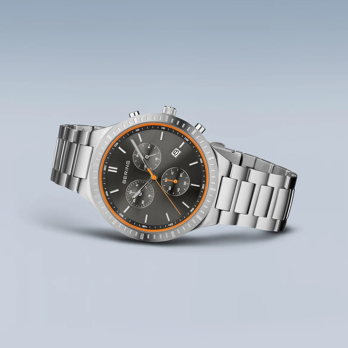 BERING Męski zegarek kwarcowy, zegarek na rękę, 43 mm, srebrna koperta z tytanu i czarny cyferblat, tytanowa bransoleta z tytanowymi elementami, 5 ATM, 11743-709