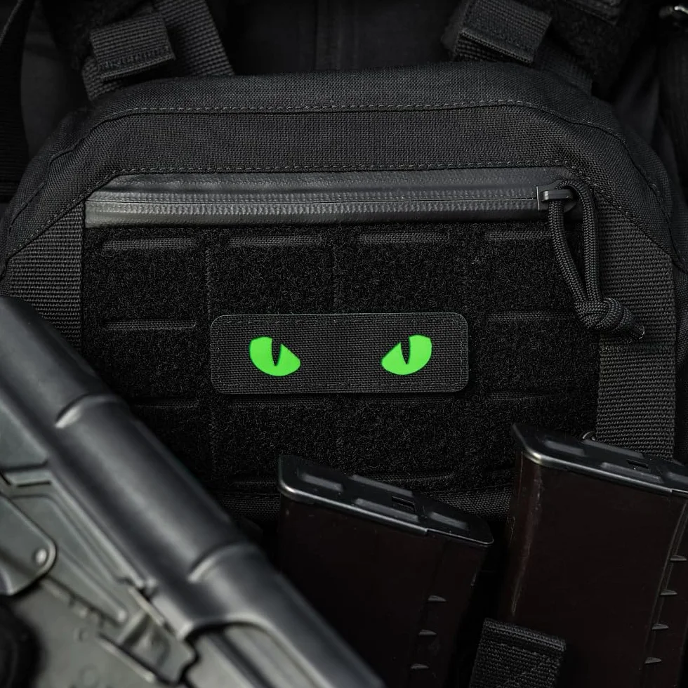 M-Tac Naszywka Cat Eyes Laser Cut, czarny/zielony