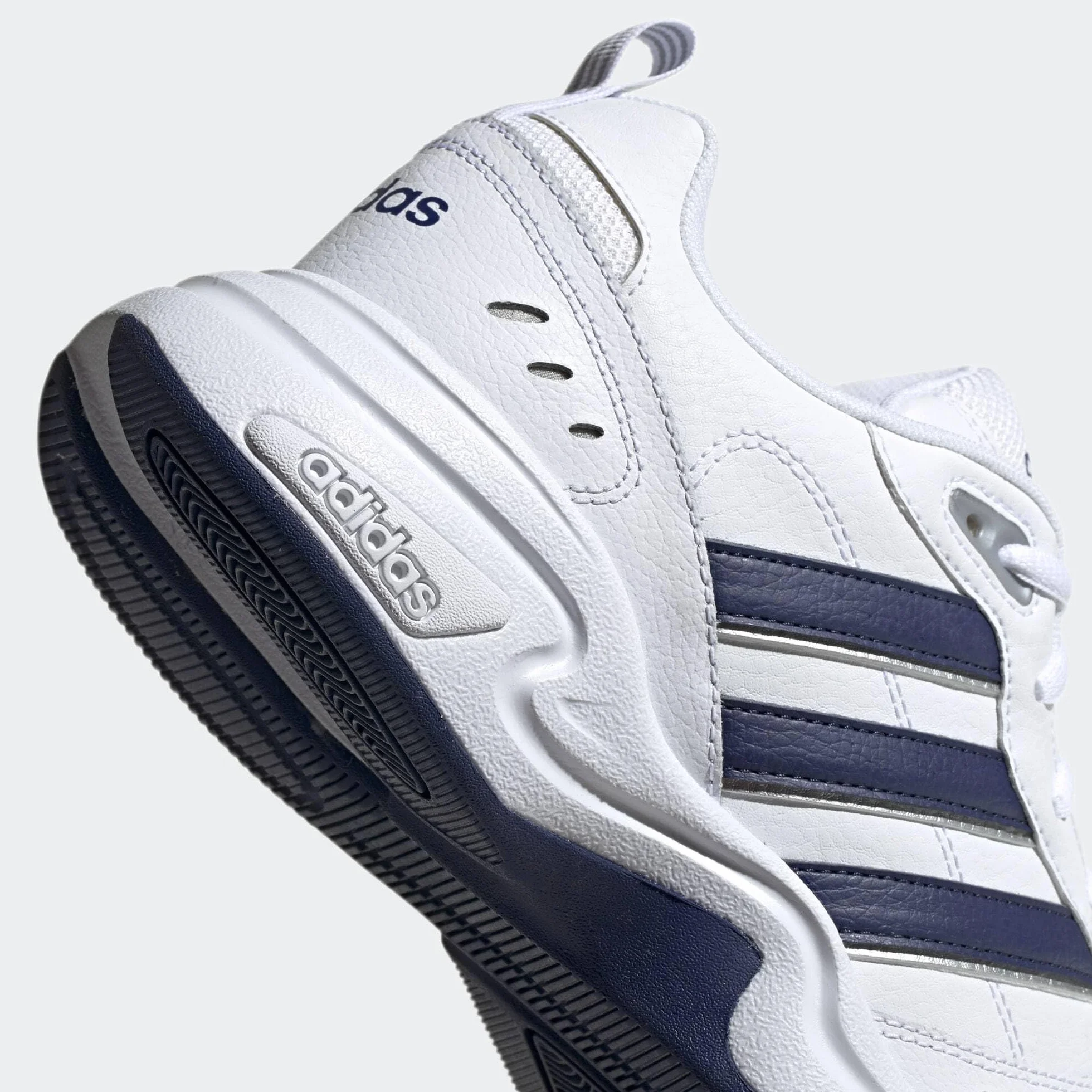 adidas Strutter Buty sportowe Mężczyźni