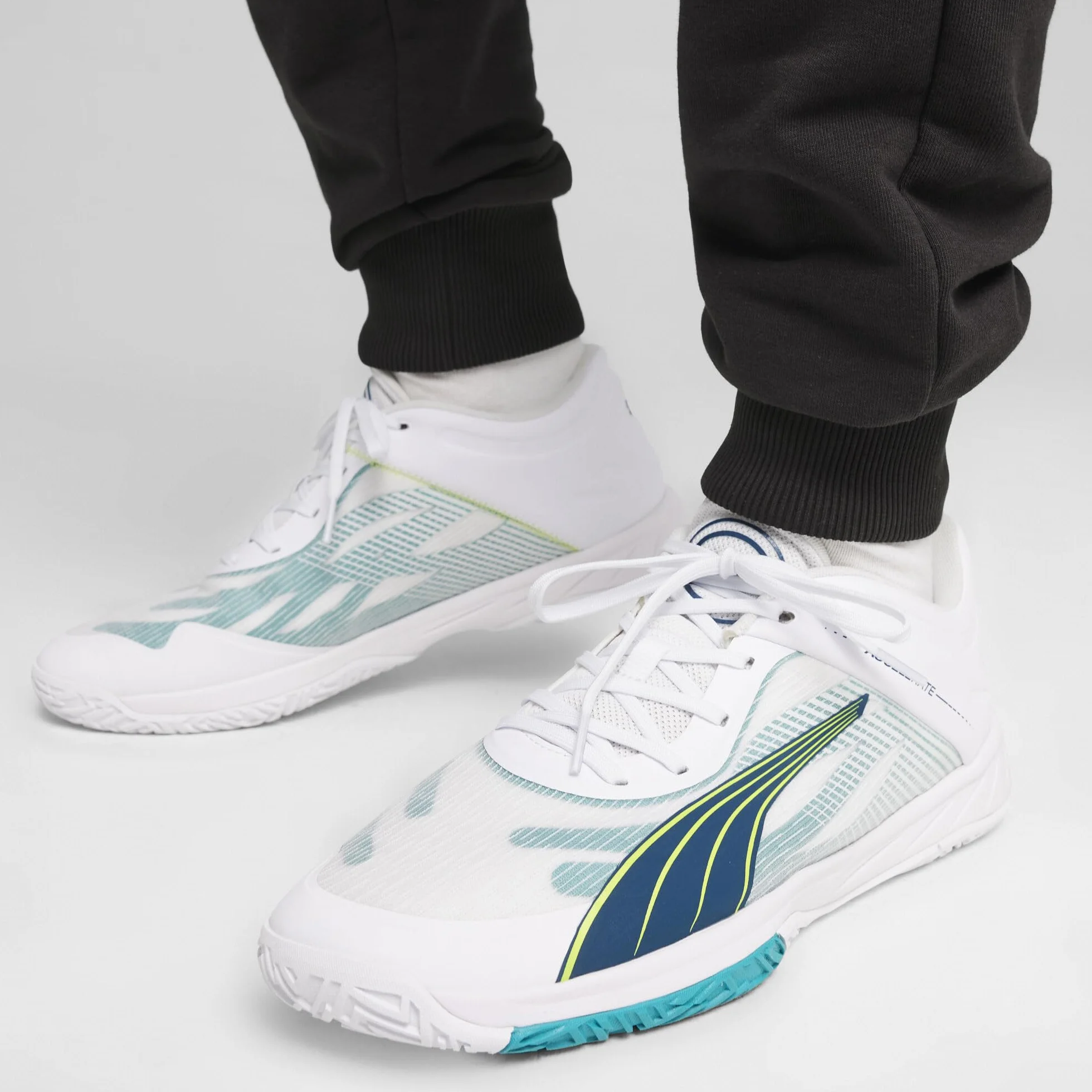 PUMA Accelerate Turbo Buty na kort halowy