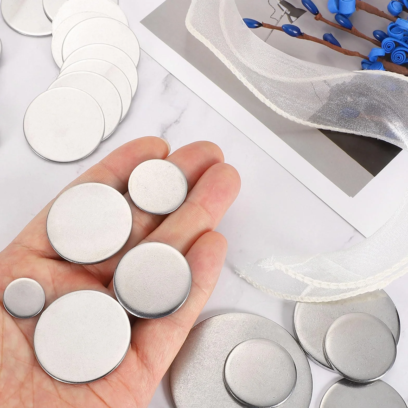 QUARKZMAN 100 sztuk krążków ze stali nierdzewnej, średnica 10 mm, grubość 1 mm, stal nierdzewna 304, płaskie, okrągłe, okrągłe, okrągłe, do rzemiosła, tłoczenia metalu i produkcji biżuterii