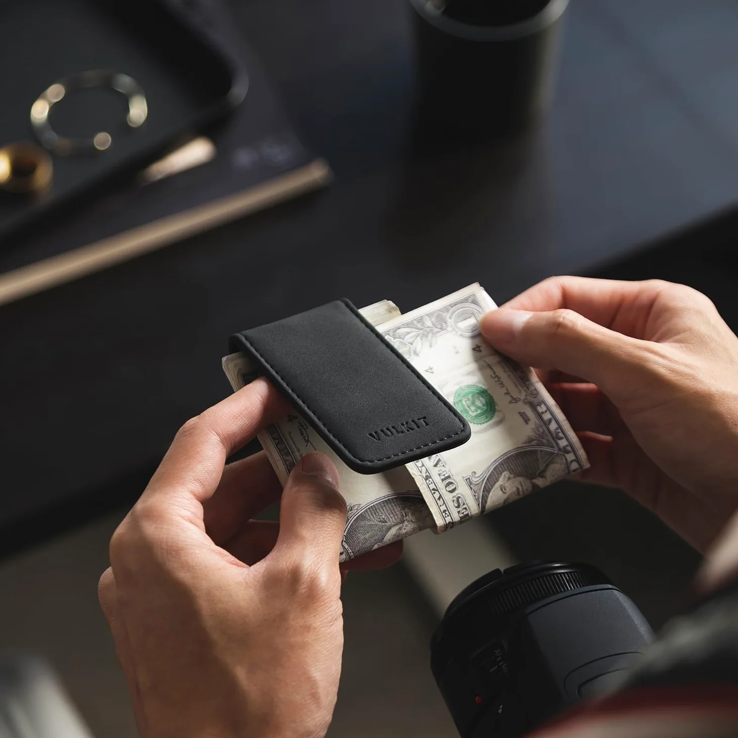 VULKIT Smukły magnetyczny klips na pieniądze skórzany uchwyt na karty kredytowe wizytówki biznesowe uchwyt na banknoty, mocny magnet mieści 15 x złożonych banknotów, Czarny, Jeden rozmiar