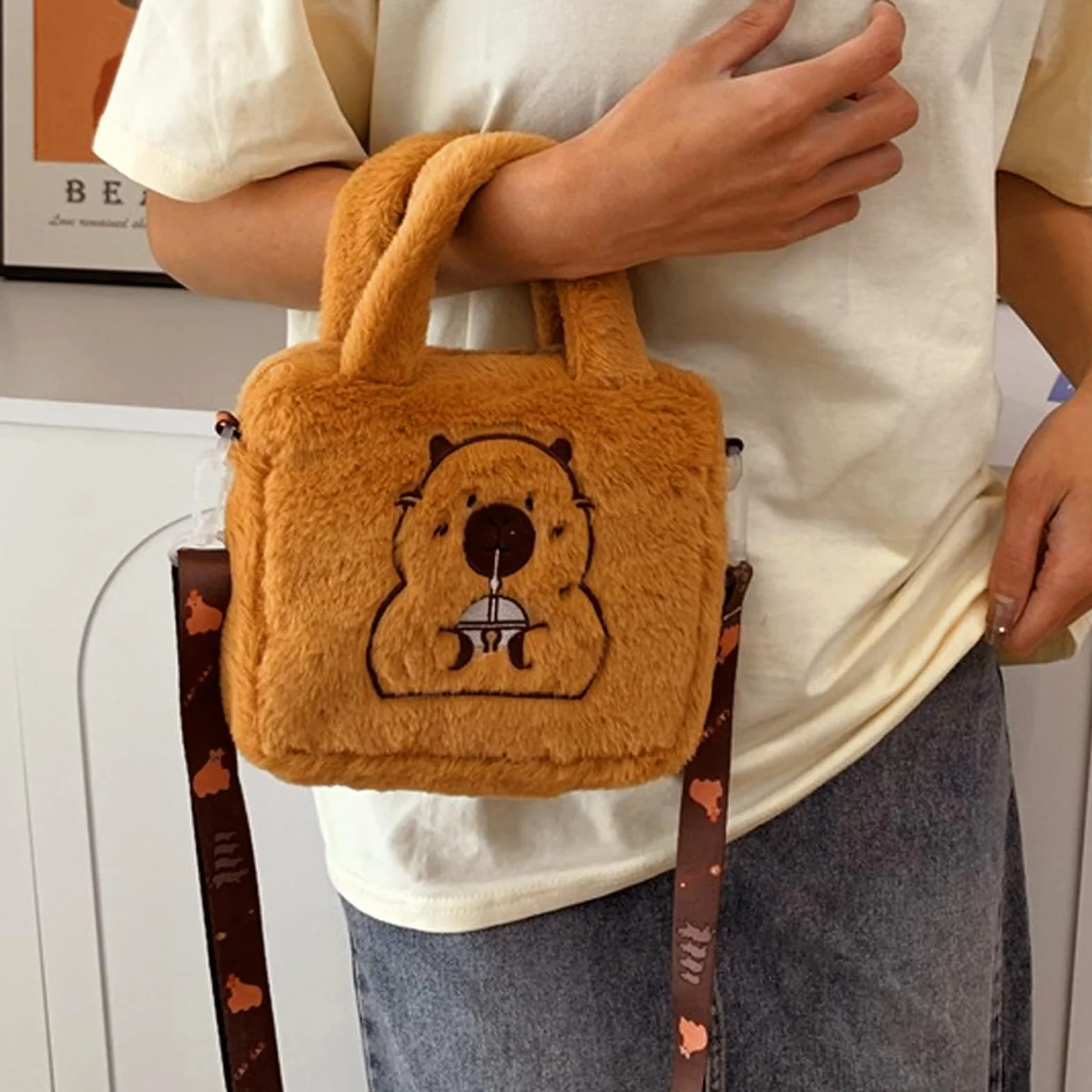 Capybara Pluszowa torebka dziewczęca torba na ramię crossbody 18x16x6 cm