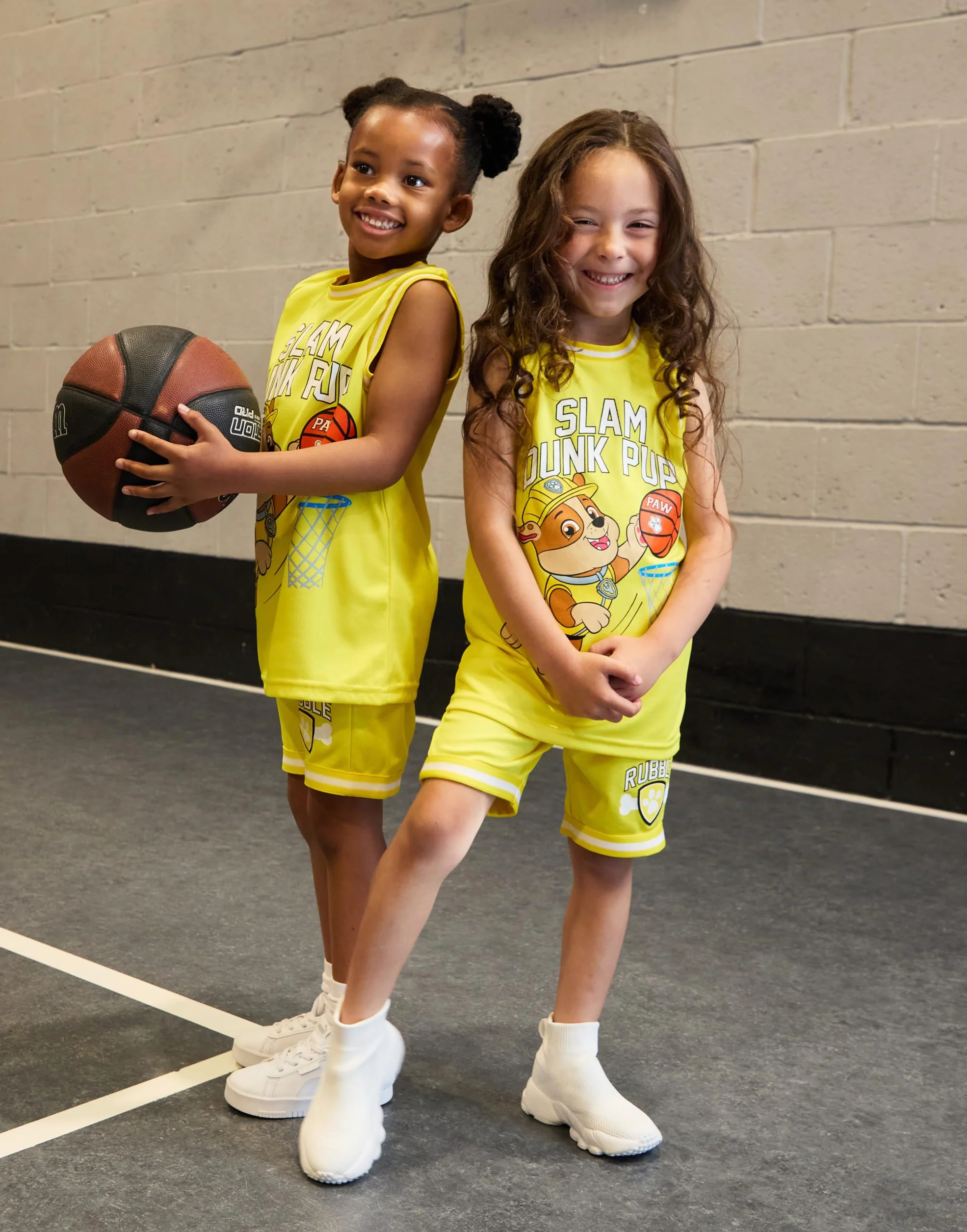 Paw Patrol Boys Rubble Koszulka i spodenki do koszykówki | Kids Slam Dunk Pup Dwuczęściowy żółty strój sportowy | Zestaw dla dzieci