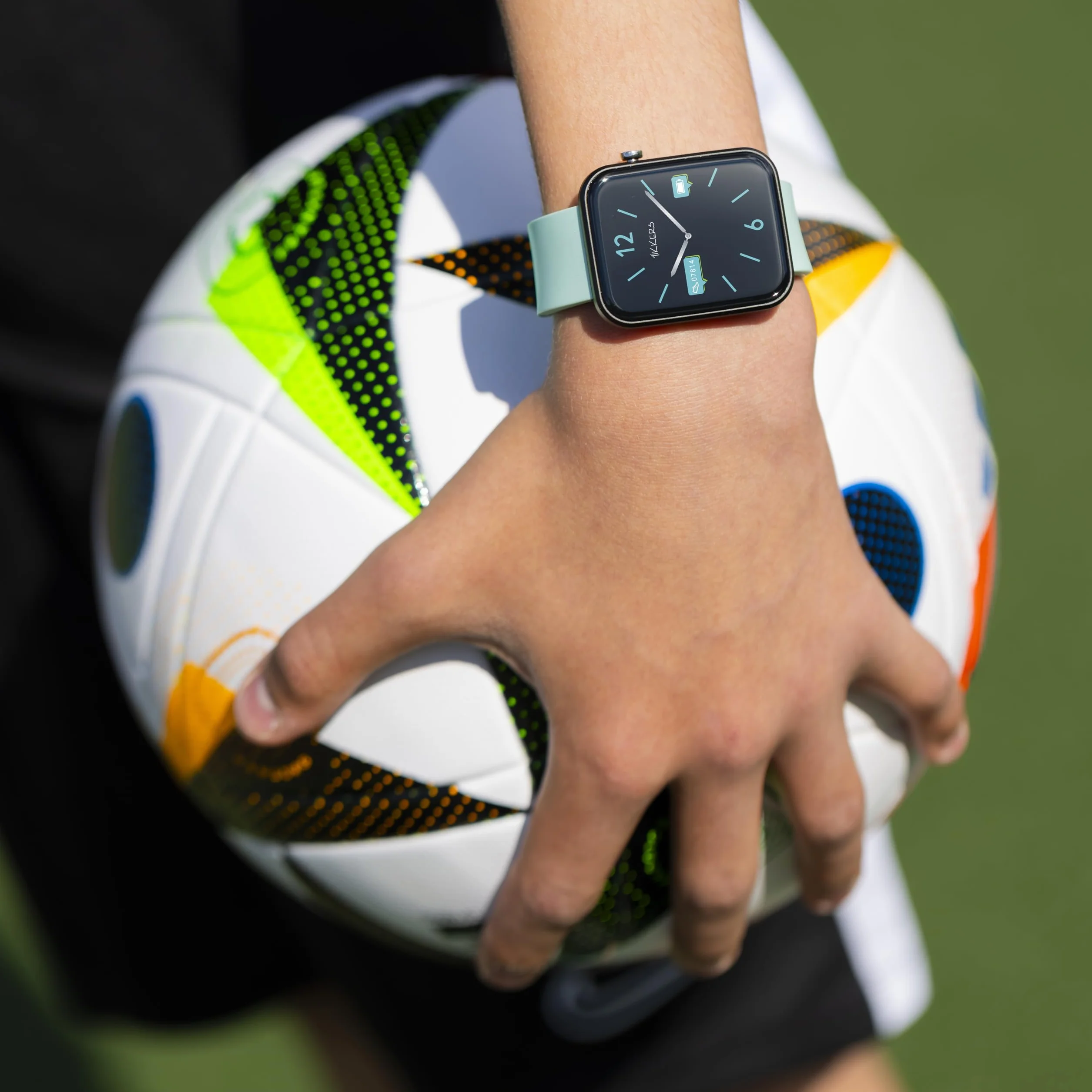 Tikkers Kids Series 13 Smart Watch z trackerem fitness, budzikiem, kamerą, połączeniem GPS, pulsometrem, licznikiem kroków, ekranem dotykowym, niebieskim paskiem silikonowym