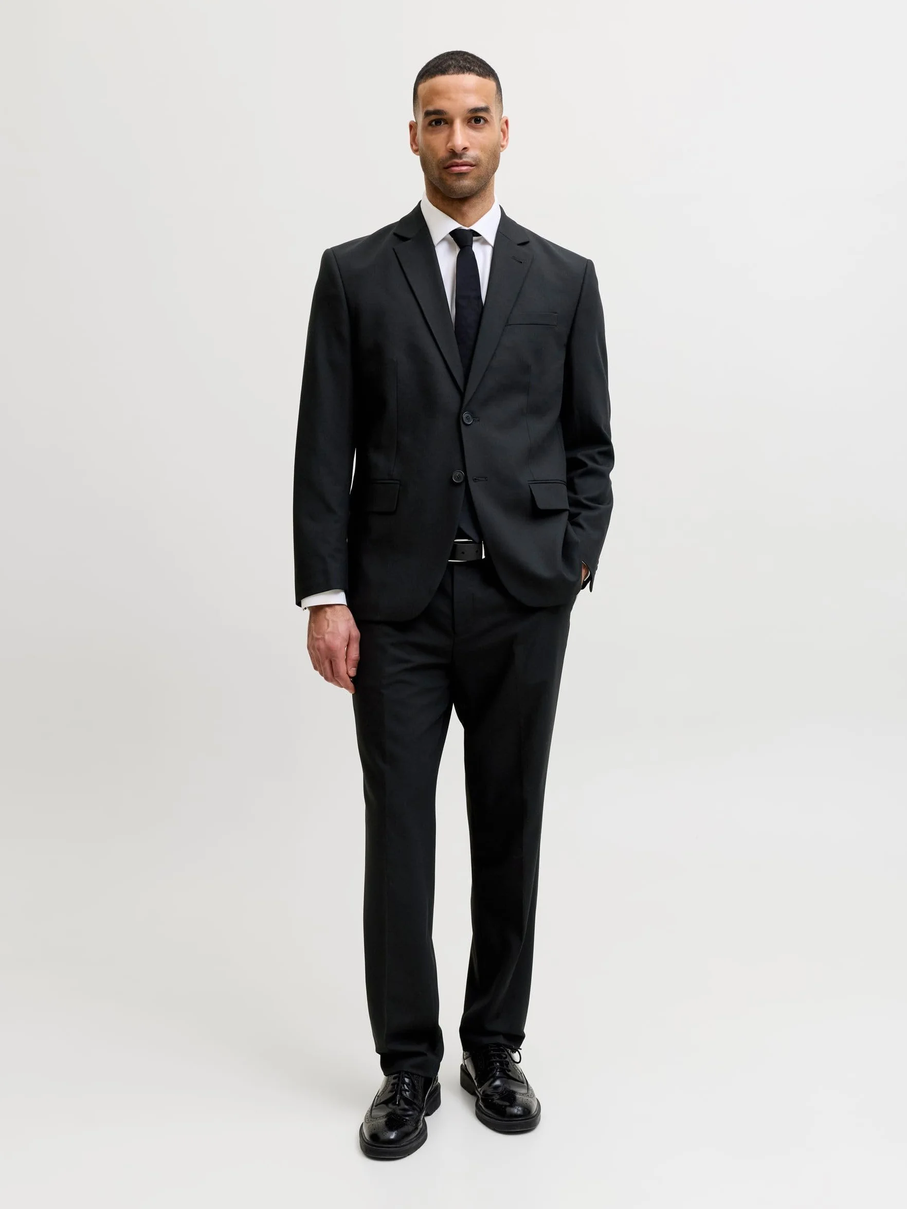 Jack & Jones JPRTHEO Suit Noos Czarny Regular Fit 48