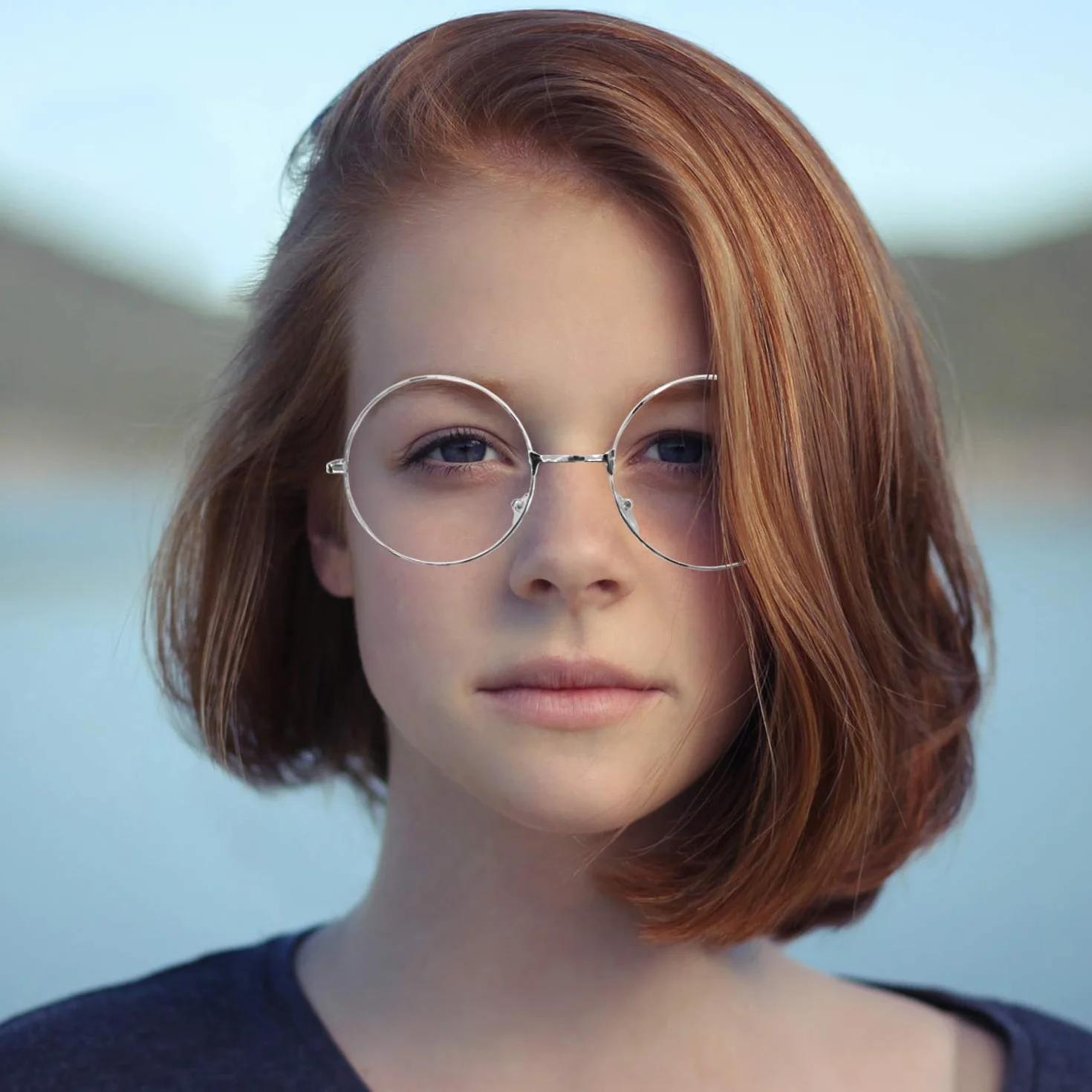 TRIXES Okulary z okrągłymi szkłami – Beatles retro styl lat sześćdziesiątych XX wieku szkło przezroczyste - okrągłe okulary jako uzupełnienie kostiumu Cosplay Retro Party Geek okulary akcesoria do