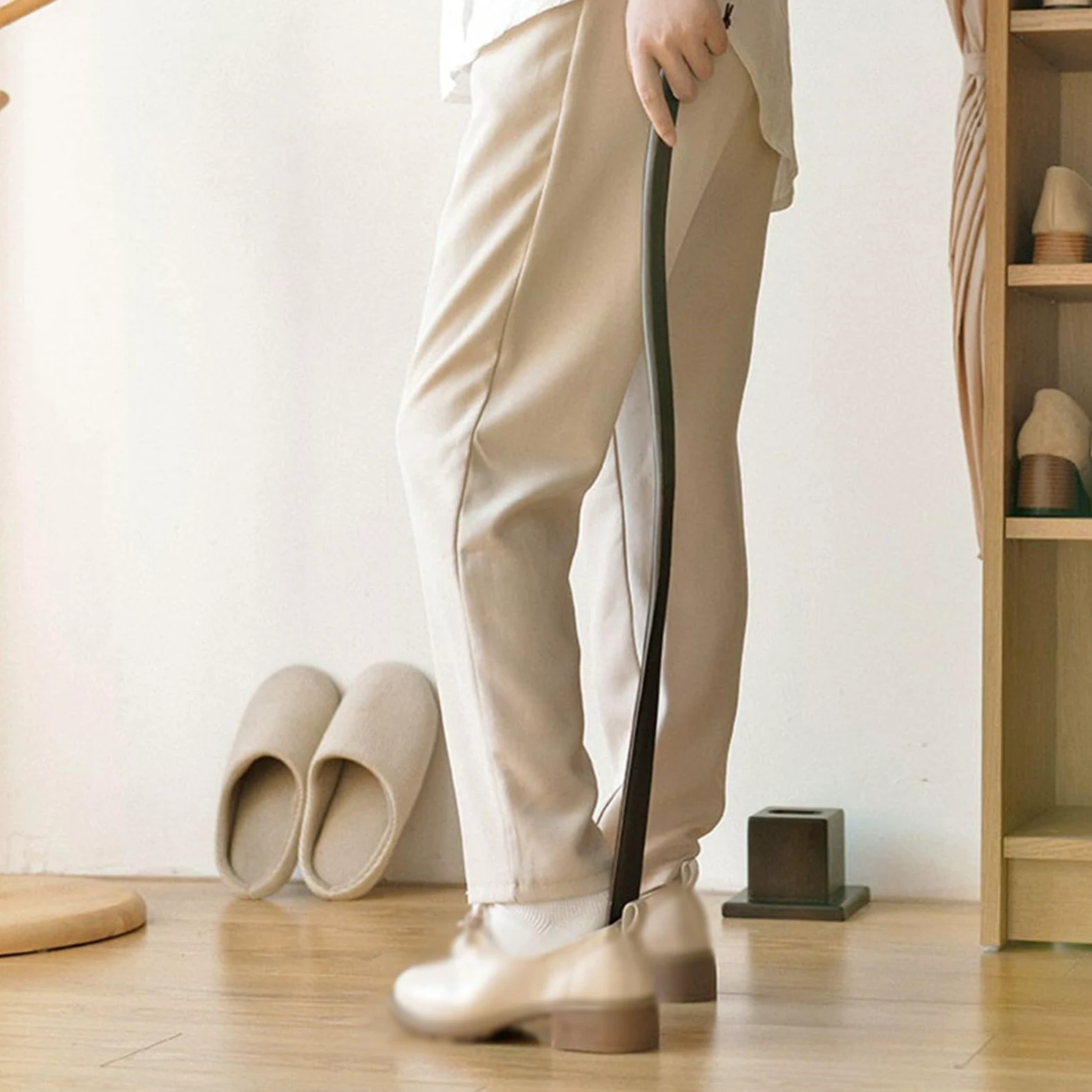 Buty Hirn Profesjonalna drewniana łyżka do butów elastyczna długa rączka łyżka do butów przydatny podnośnik do butów łyżka do butów narzędzia domowe 75cm 65cm Róg Butów