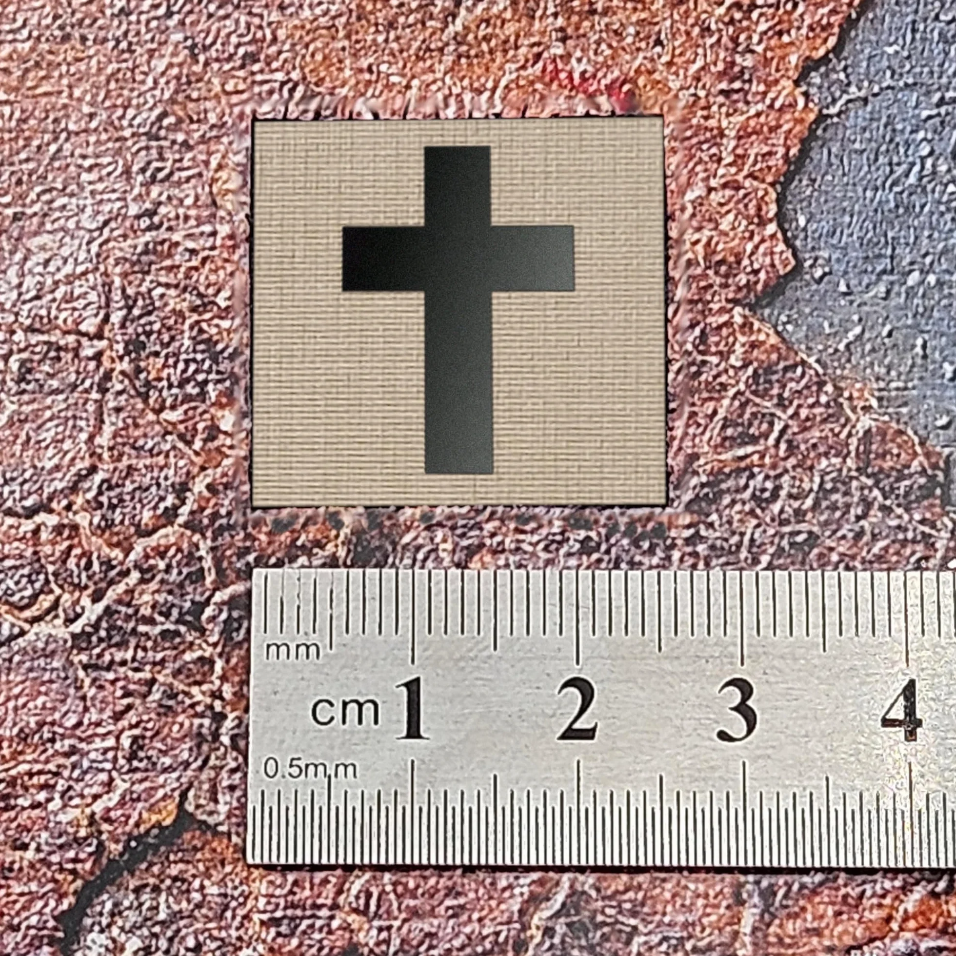 Mini naszywka krucyfiks Jezus Chrystus Christian Morale [jasnobrązowa, czarna]