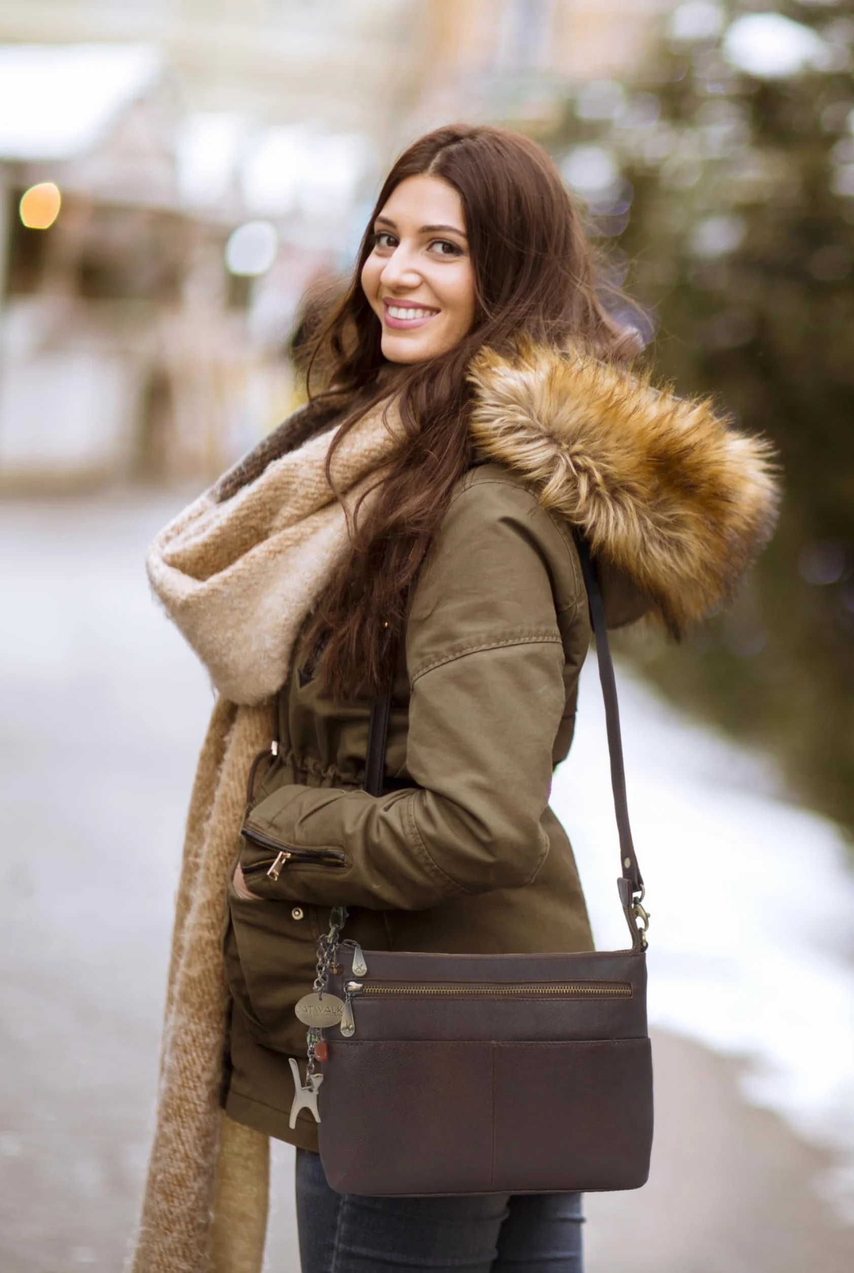 Catwalk Collection Skórzana Torebka Crossbody dla Kobiet Średnia Torba na Ramię Jenny