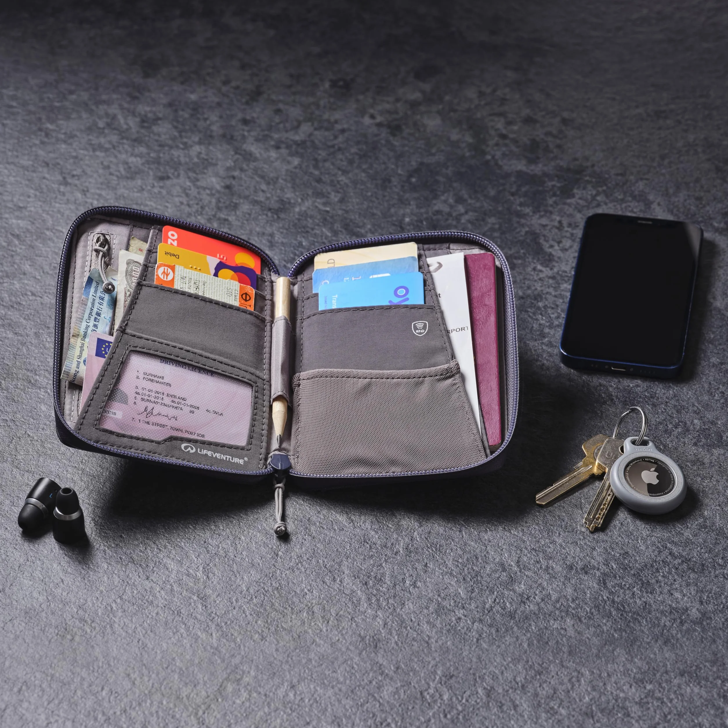 Lifeventure Portmonetka podróżna mini RFiD Bifold portfel zamek błyskawiczny uchwyt na paszport