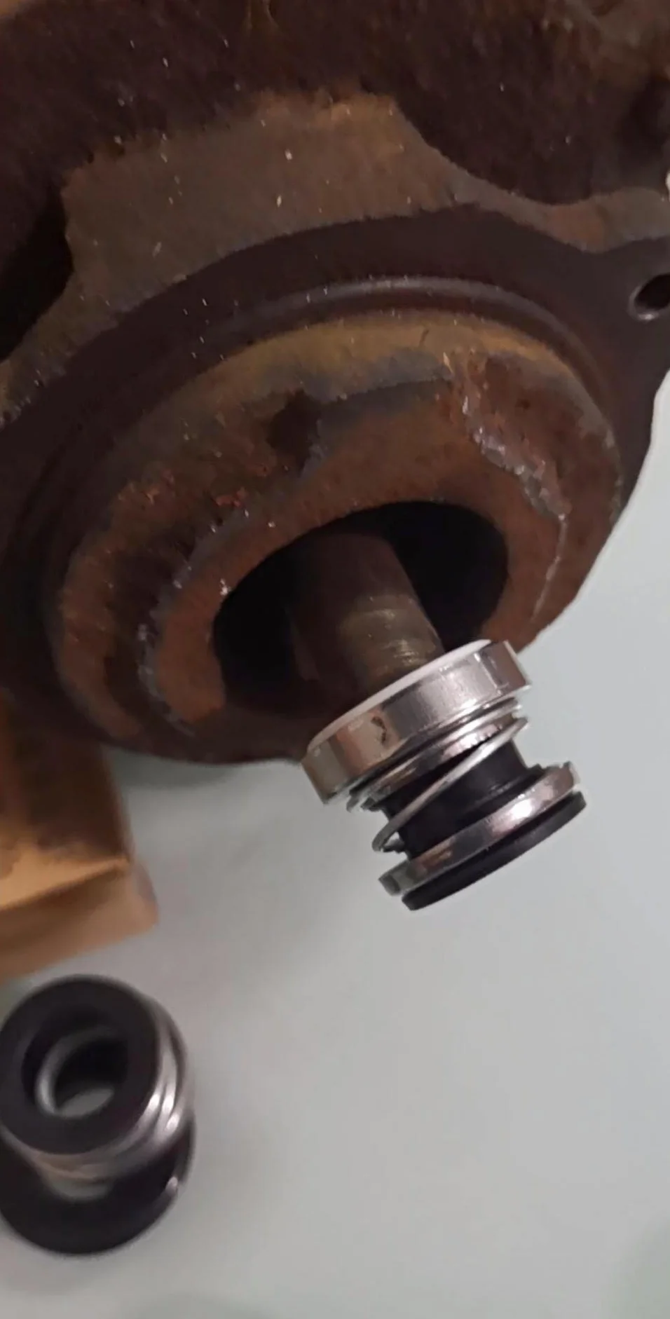 Othmro 2 szt. średnica wewnętrzna 22 mm, stop tworzywa sztucznego, mechaniczne uszczelnienie wału, zamiennik uszczelnienia wału 202-22, do wału pompy, pompy wodnej, uszczelnienie mechaniczne do