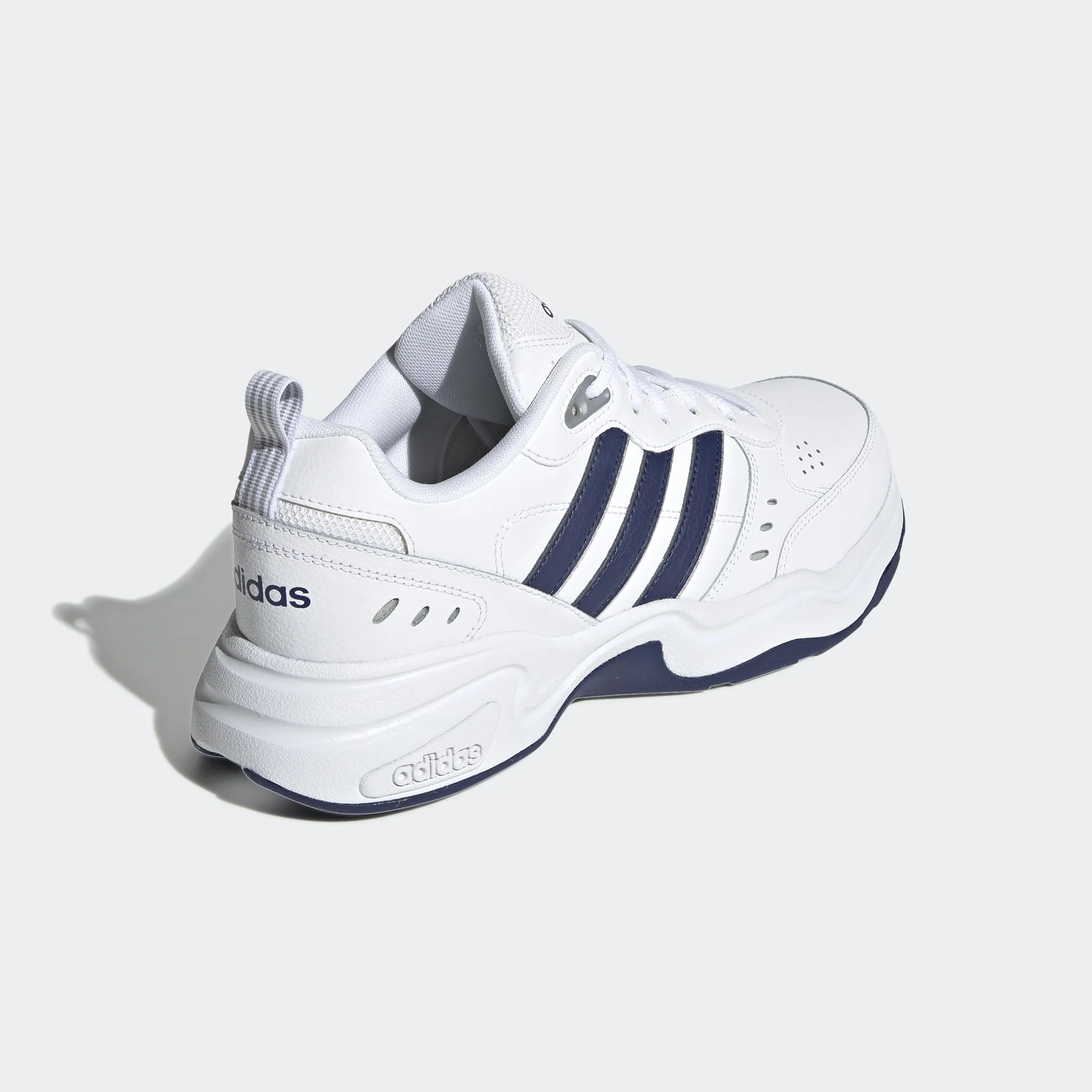 adidas Strutter Buty sportowe Mężczyźni