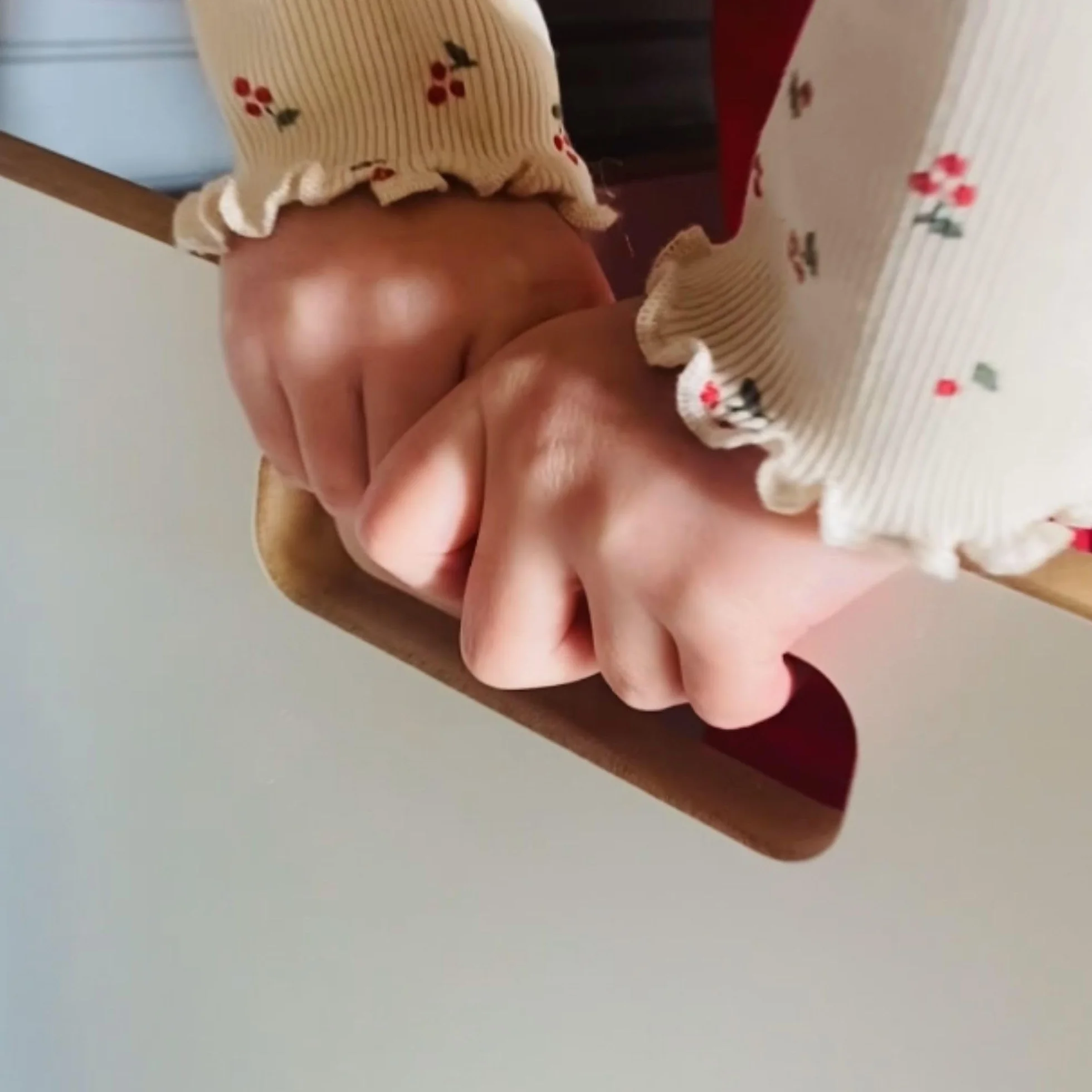 Kitchen Helper dla dziecka – super bezpieczny Pomocnik kuchenny Montessori, Wieża Edukacyjna Dla Dzieci, Bezpieczny stopień dla dzieci do Kuchni, Certyfikat, Zabudowana Przestrzeń, Wyjmowana Blokada