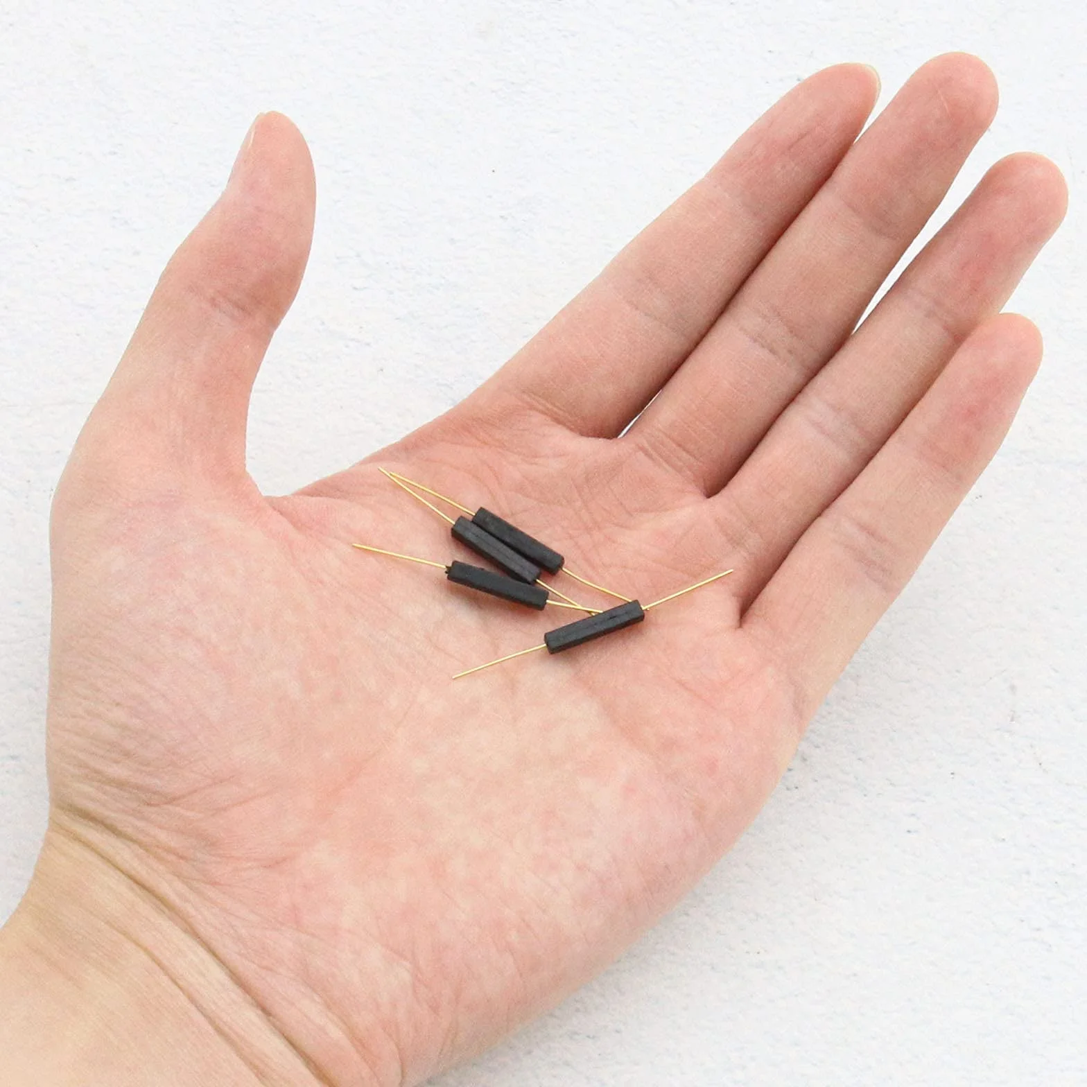 20 x przełącznik trzcinowy normalnie otwarty magnetyczny przełącznik indukcyjny z tworzywa sztucznego antyinterferencyjne 100 V do bieżni i wyłącznika 2,5 x 14 mm