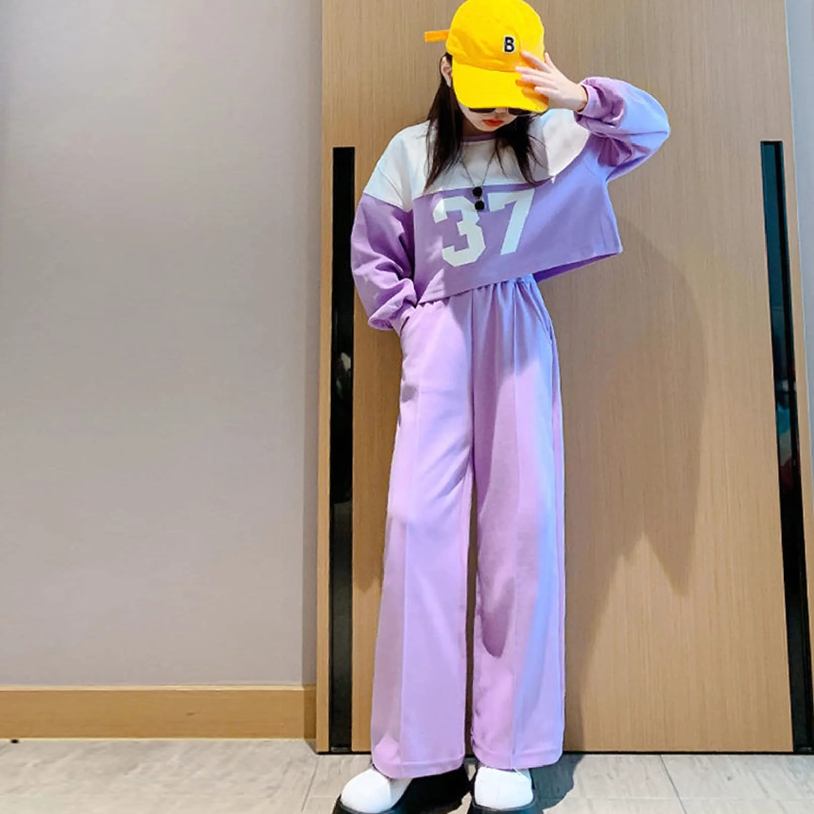 Dziewczęcy zestaw odzieży, dres do joggingu, bluza z długim rękawem, dresy, dres sportowy, dres rekreacyjny, zestaw sportowy