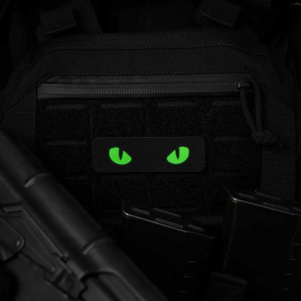 M-Tac Naszywka Cat Eyes Laser Cut, czarny/zielony