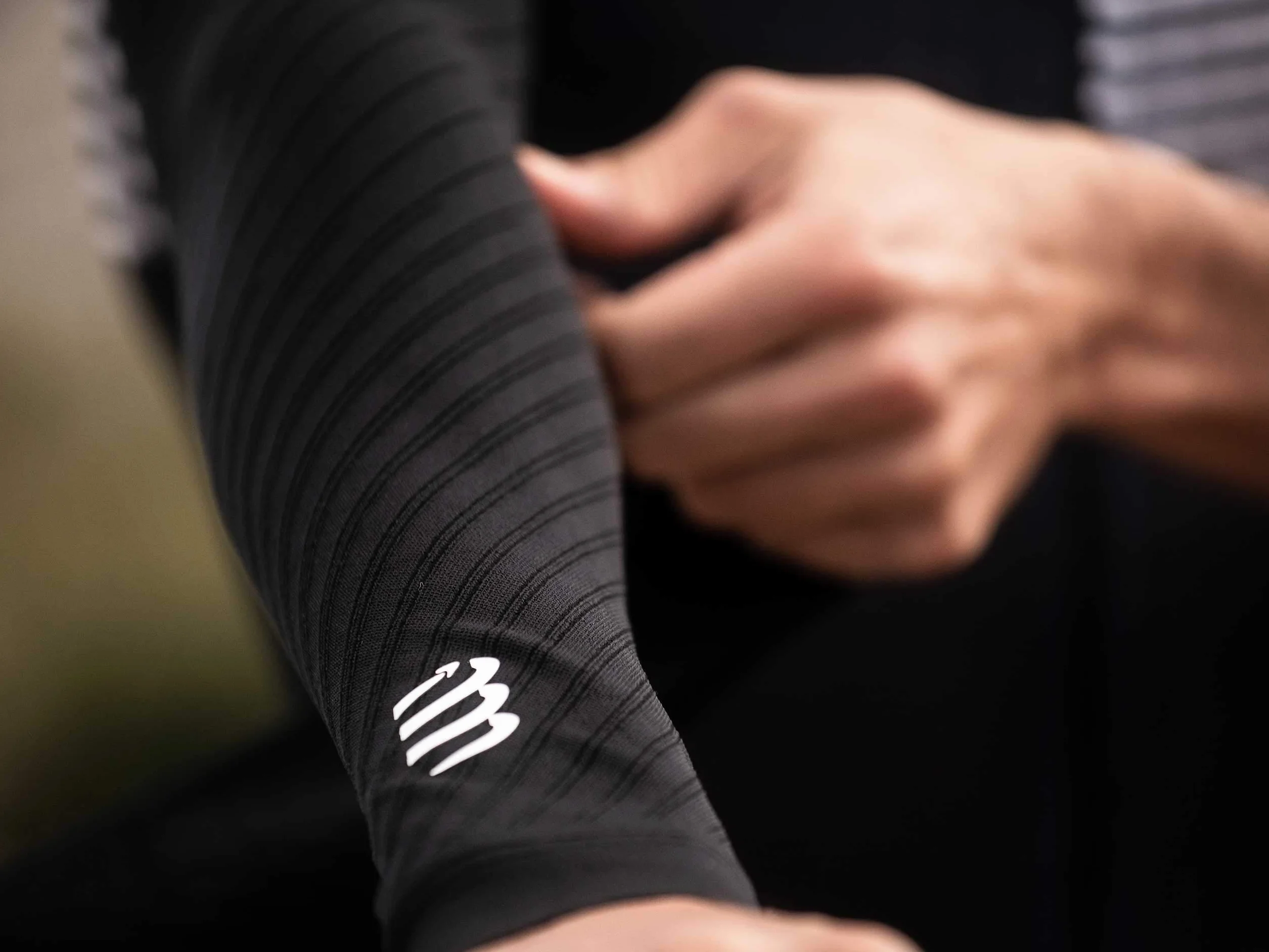 Compressport ArmForce Ultralight mankiet kompresyjny dla dorosłych, czarny, T2