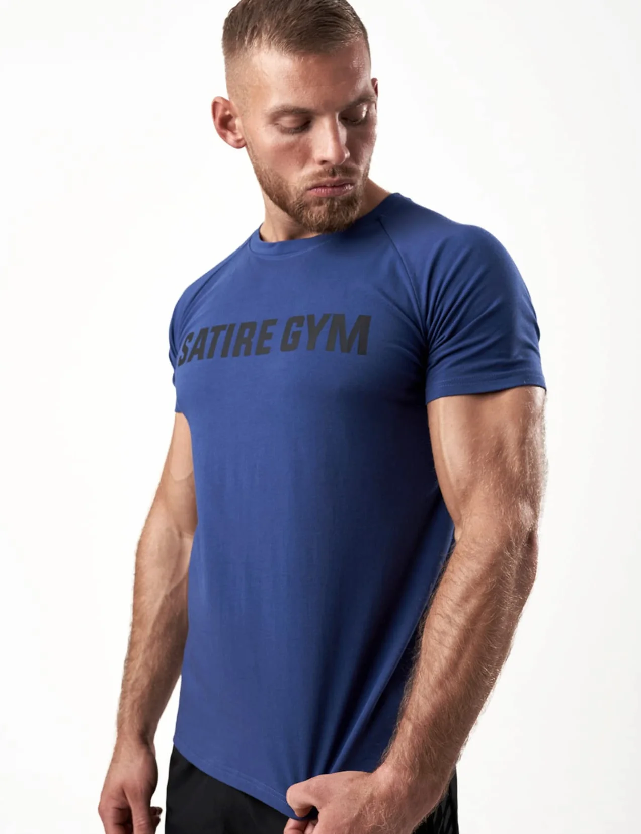 Satire Gym - Fitness Slim Fit T-shirt z bawełny, dopasowany i szybkoschnący strój sportowy dla mężczyzn – męska koszulka sportowa na siłownię i fitness
