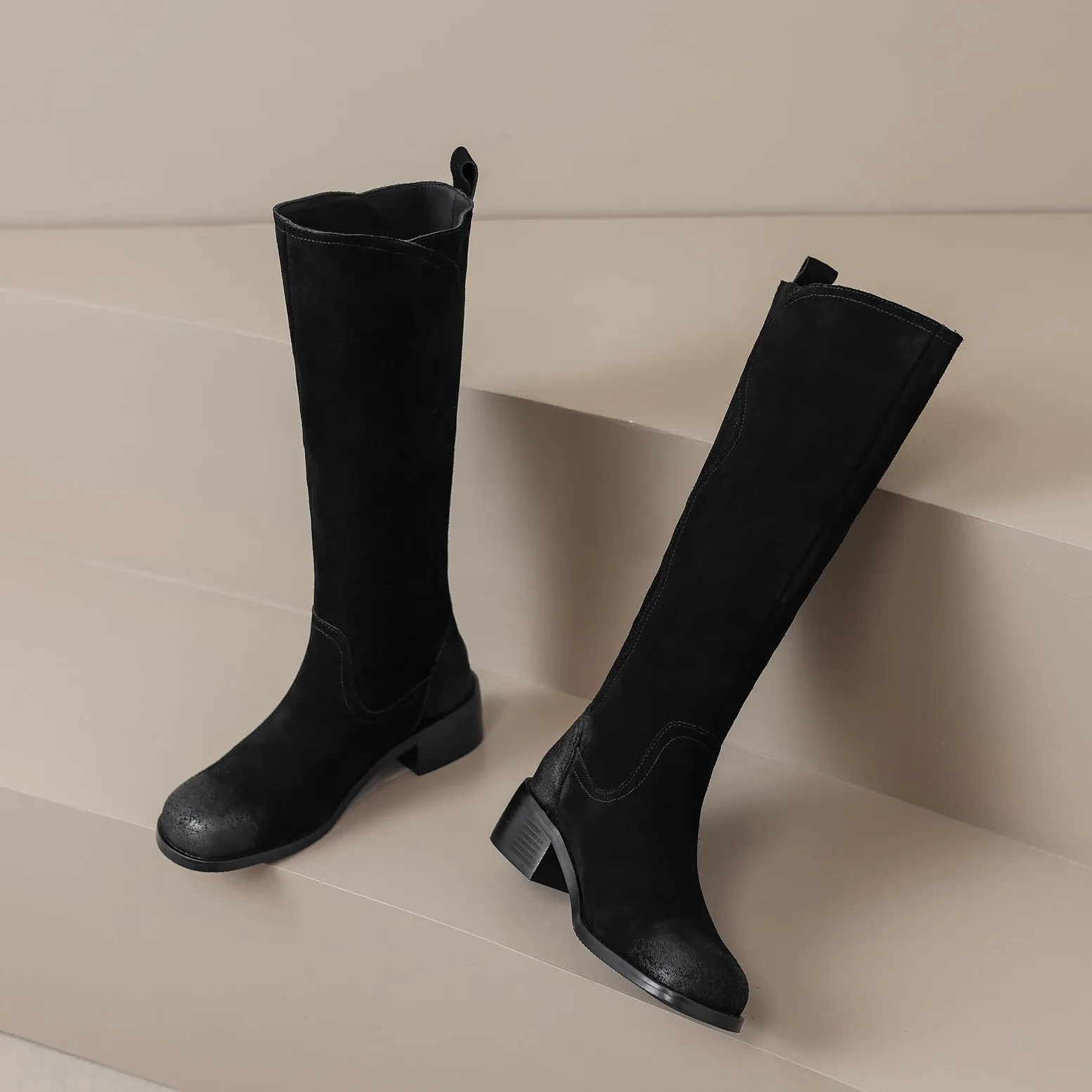Damskie podkolanówki typu slip-on nubukowe z okrągłym noskiem i grubymi obcasami