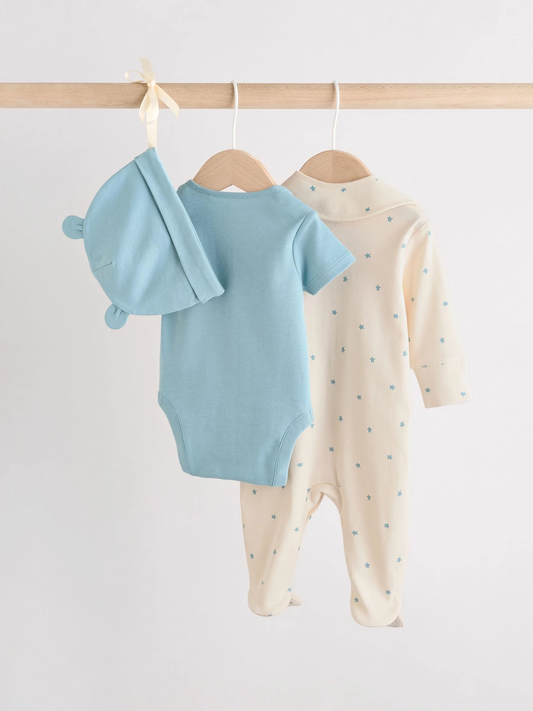 NEXT 4-częściowy komplet niemowlęcy dla noworodków chłopców: śpioszki, body, czapeczka, śliniaczek