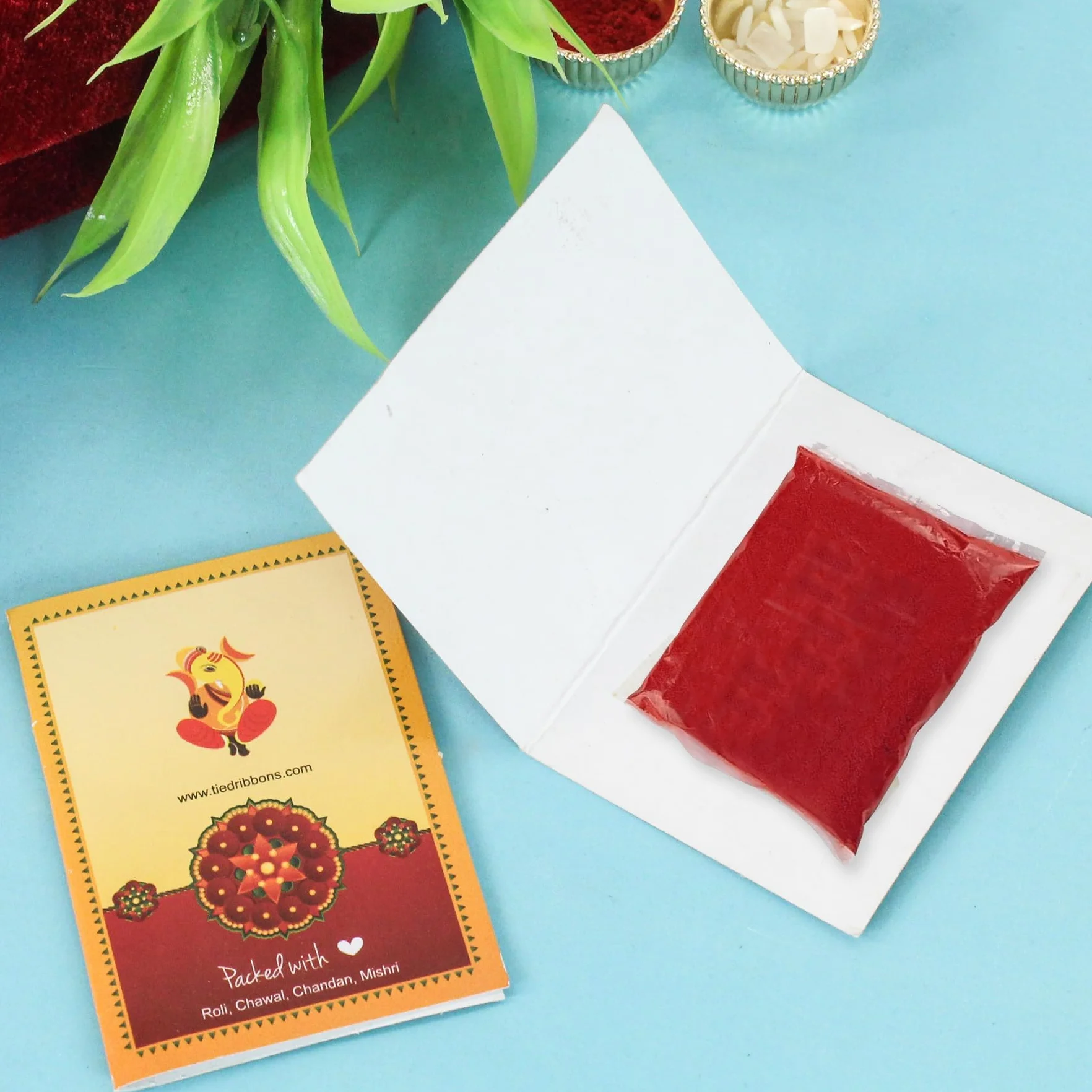 TIED RIBBONS rakhi Zestaw 2 dla braci z prezentem, Rakhi dla Bhaiya, mini kartka z życzeniami, Roli Tikka, bransoletka Raksha Bandhan