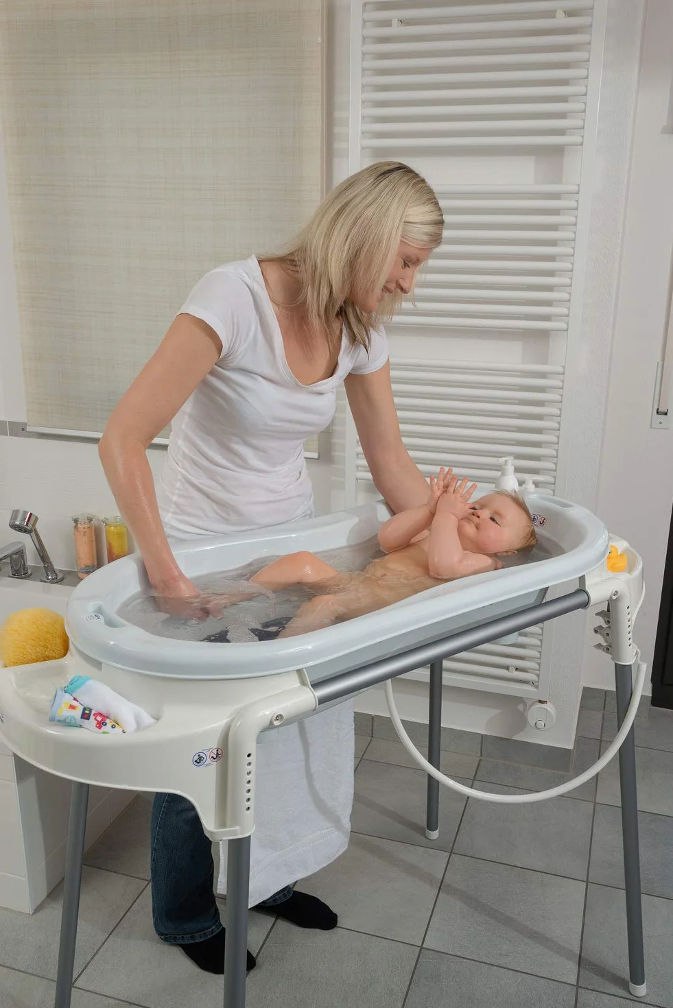 Rotho Babydesign TOP Xtra Duża wanienka, Z 2 matami antypoślizgowymi i korkiem spustowym, Idealna dla 2 dzieci, Do 36 miesiąca, TOP Xtra, Stone Grey (Szary), 20500 0286