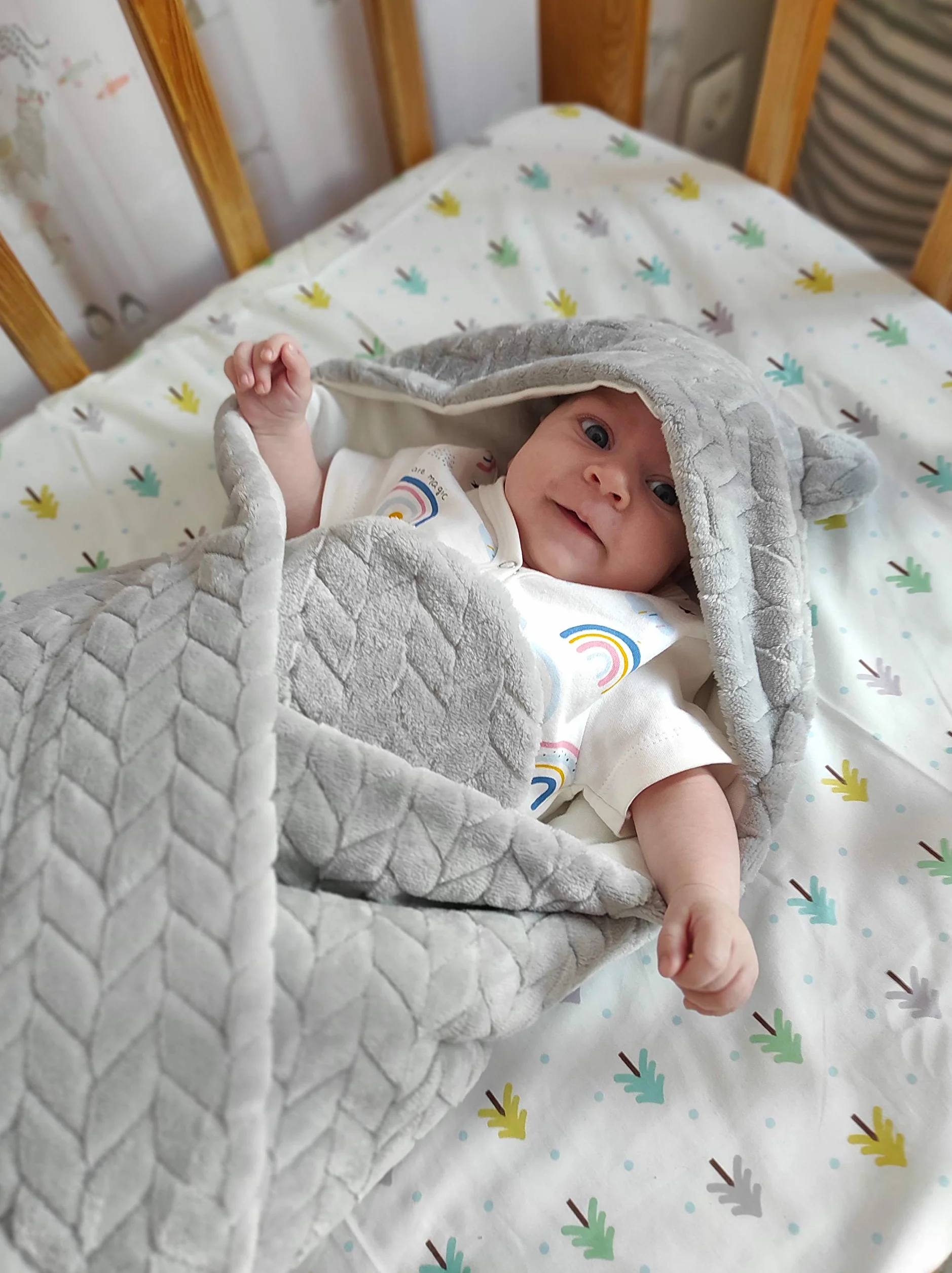 DANKA Koc do fotelika dla niemowląt, wózka dziecięcego, fotelika dziecięcego i Maxi Cosi – koc dla noworodków, 80 x 80 cm, z kapturem i zapięciem na rzepy, na zimę i lato, całoroczny – szary