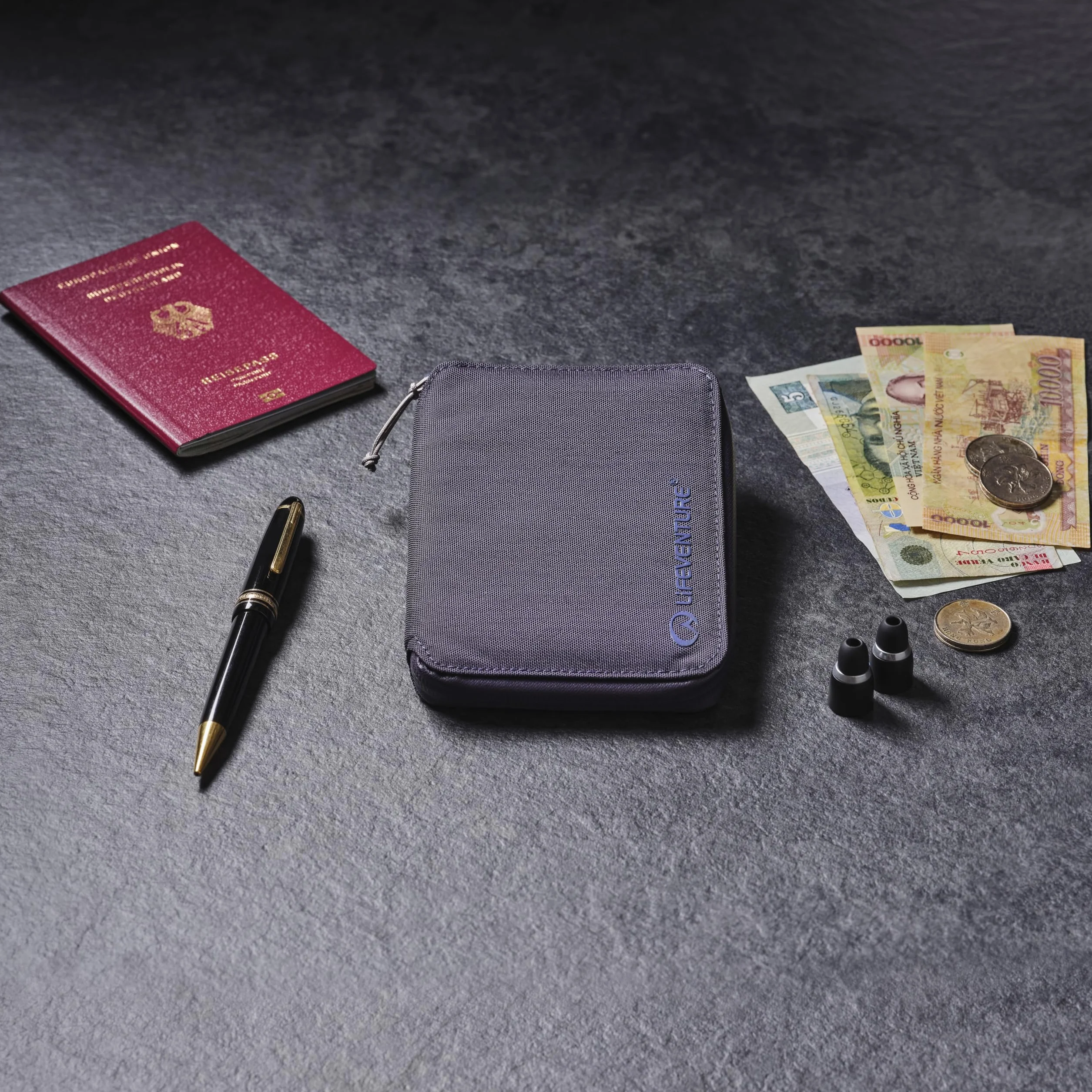 Lifeventure Portmonetka podróżna mini RFiD Bifold portfel zamek błyskawiczny uchwyt na paszport