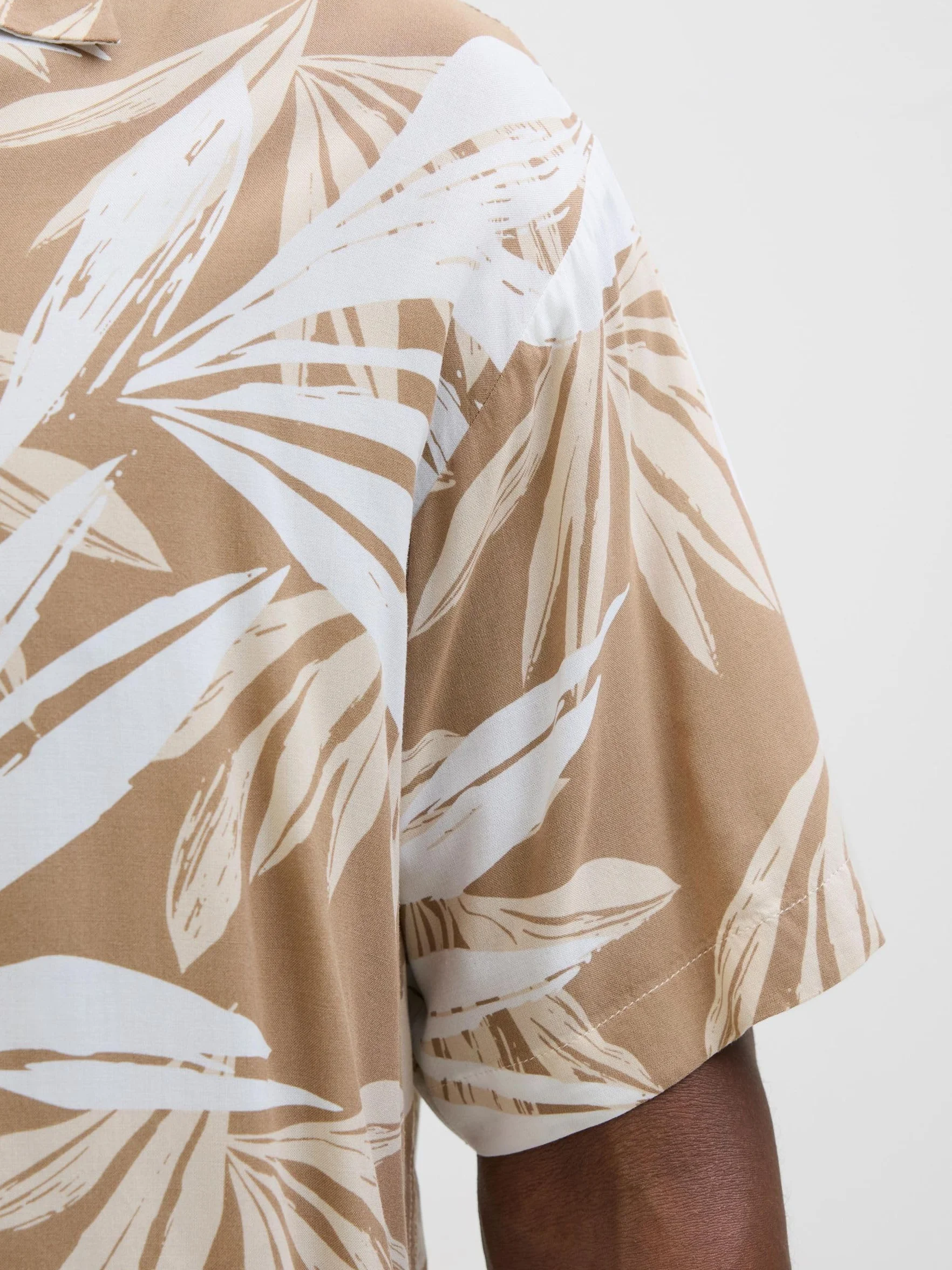 JACK & JONES Jjeff Tropical Aop Resort Shirt Ss Sn Koszula z krótkim rękawem Mężczyźni