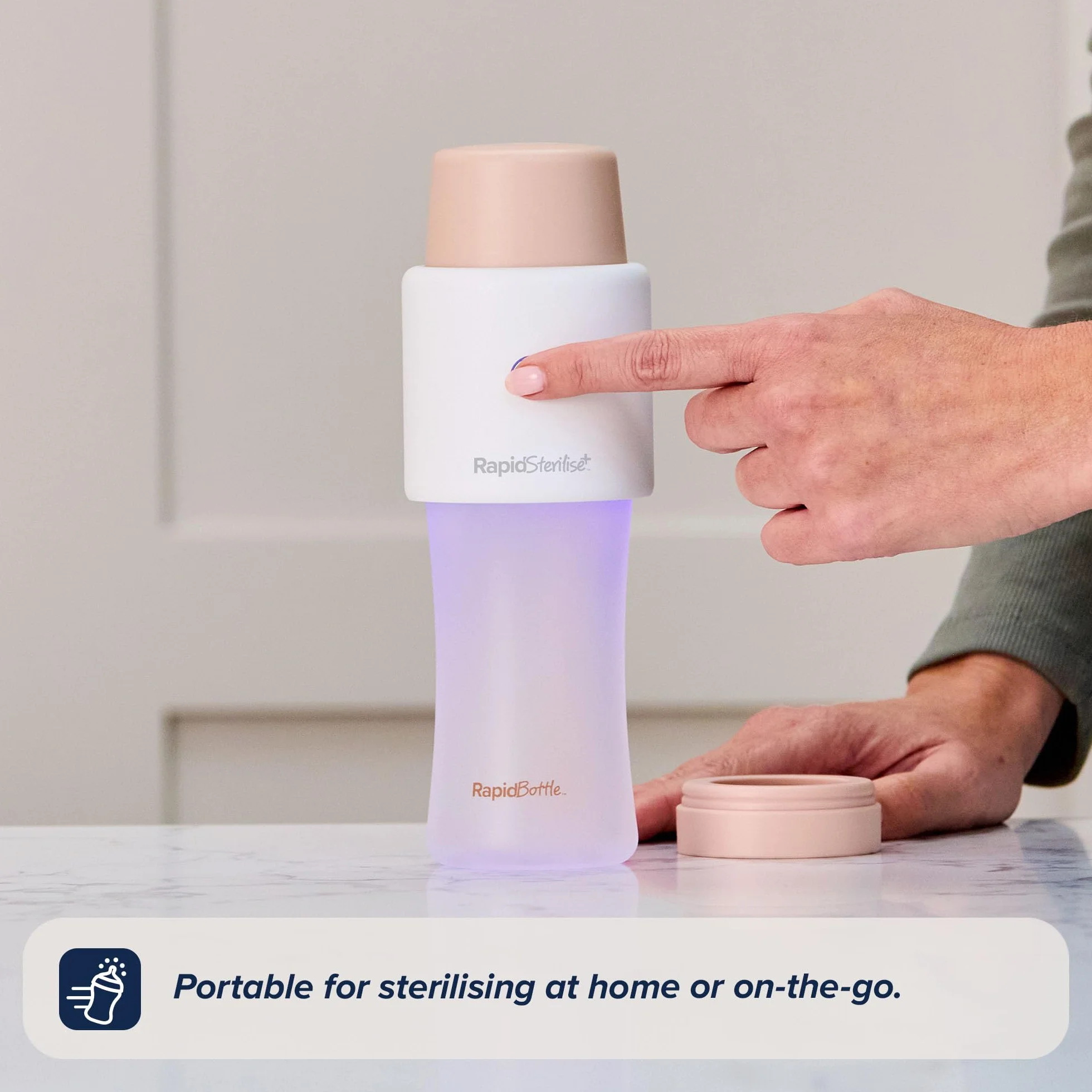 Nuby RapidSterilise+ przenośny sterylizator UV dla niemowląt, stworzony dla RapidBottle i RapidCool - 30 zastosowań na ładowanie, ładowanie przez USB, automatyczne wyłączanie, zabija 99,9% bakterii w