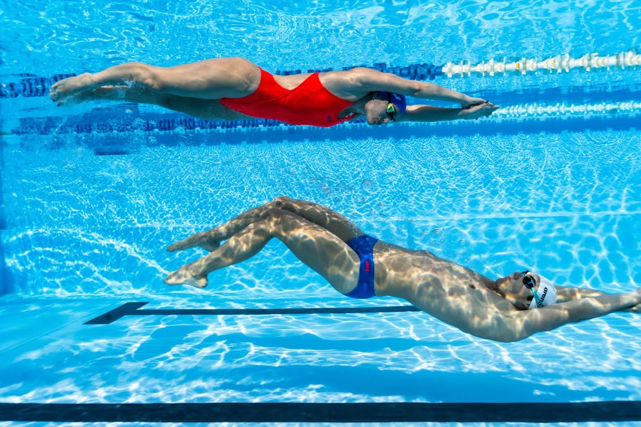 ARENA Damski strój kąpielowy Women's Team Swim Tech Solid (1 opakowanie)