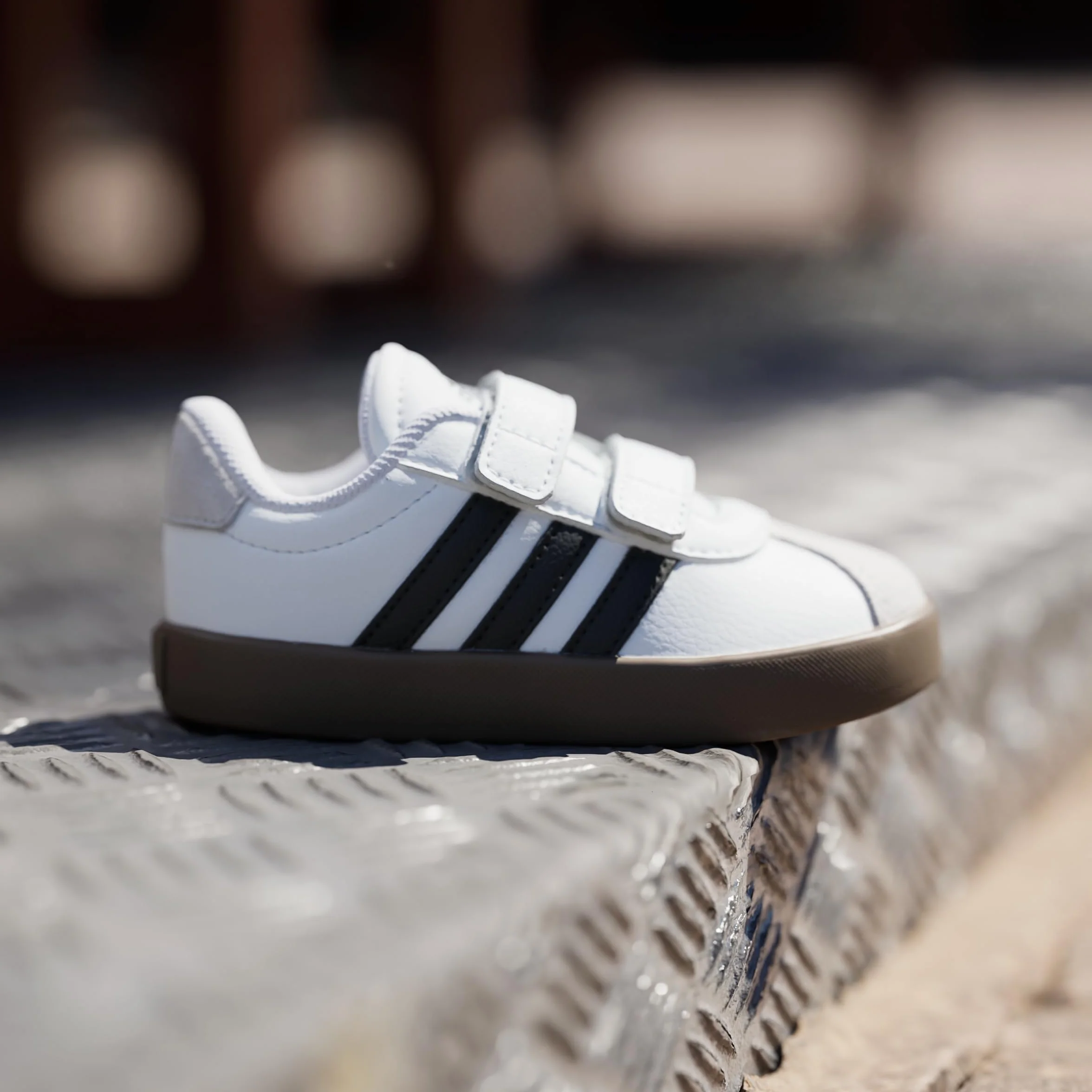adidas VL Court 3.0 Skateboarding Shoes Infant, Buty do piłki nożnej Unisex Dziecko